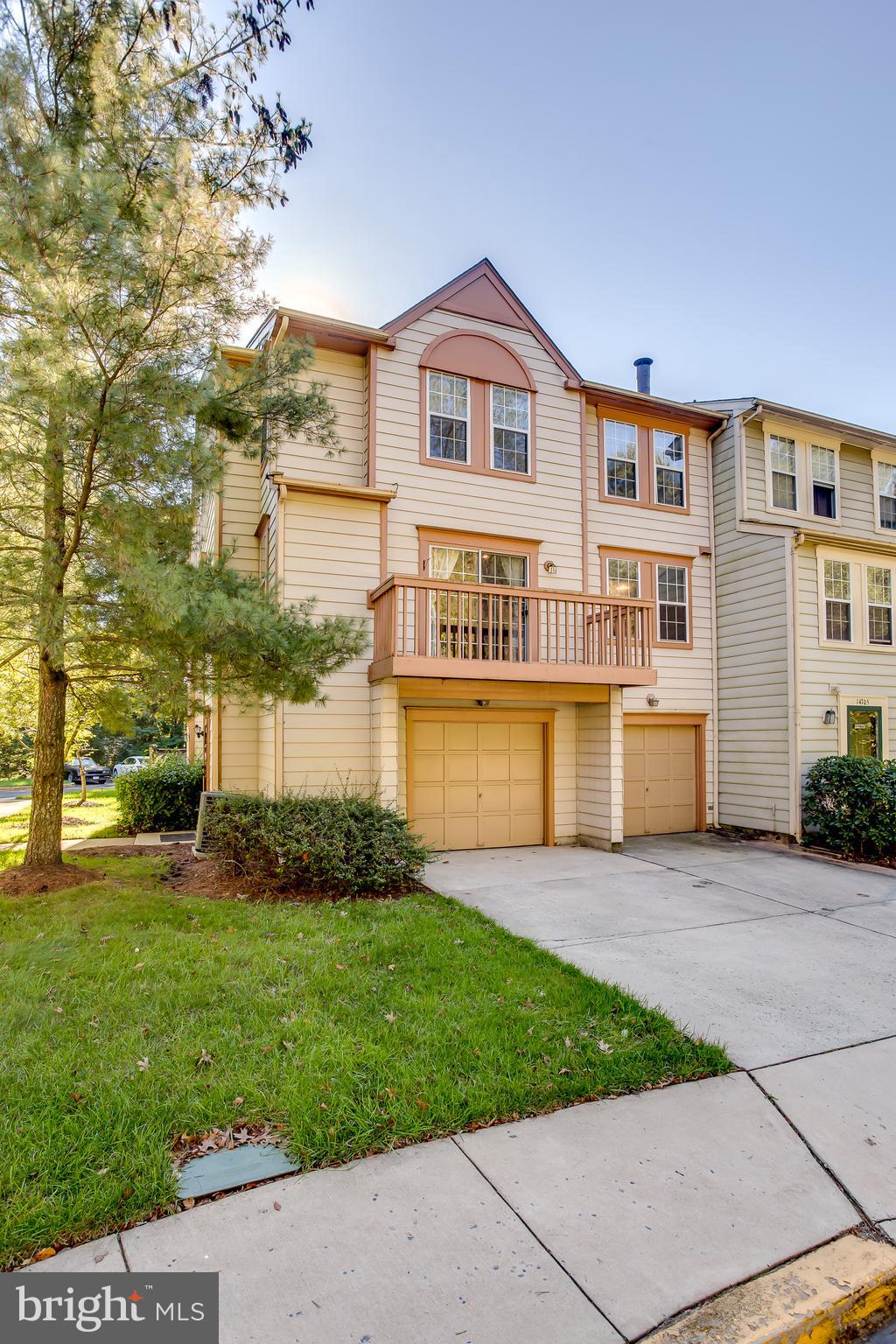TOWNES OF GLOUCESTER - Residential Lease