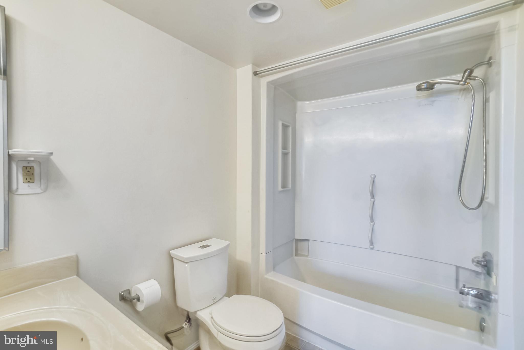 GREENS AT LEISURE WORLD - Residential