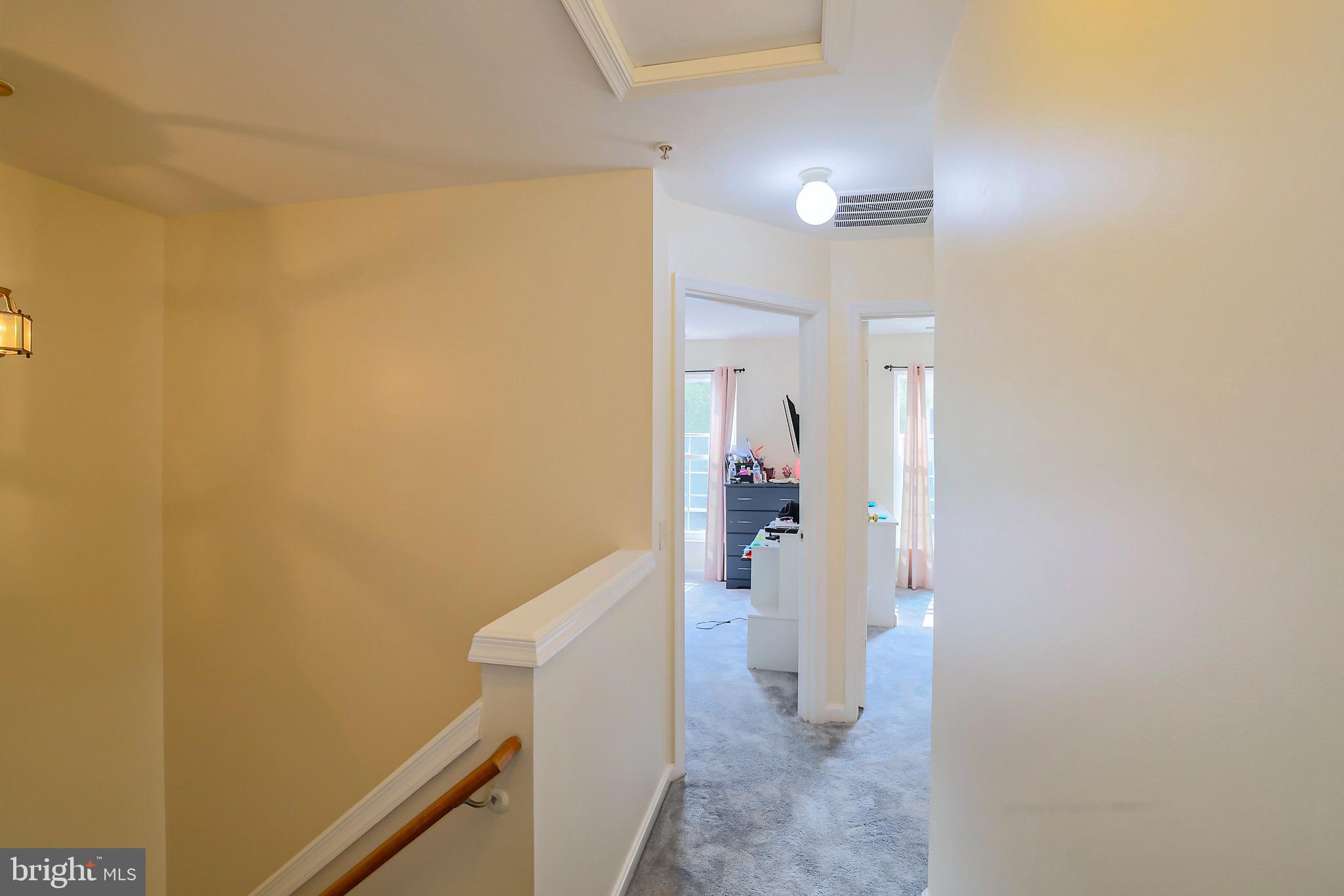 CLOVERLEAF COMMONS - Residential Lease