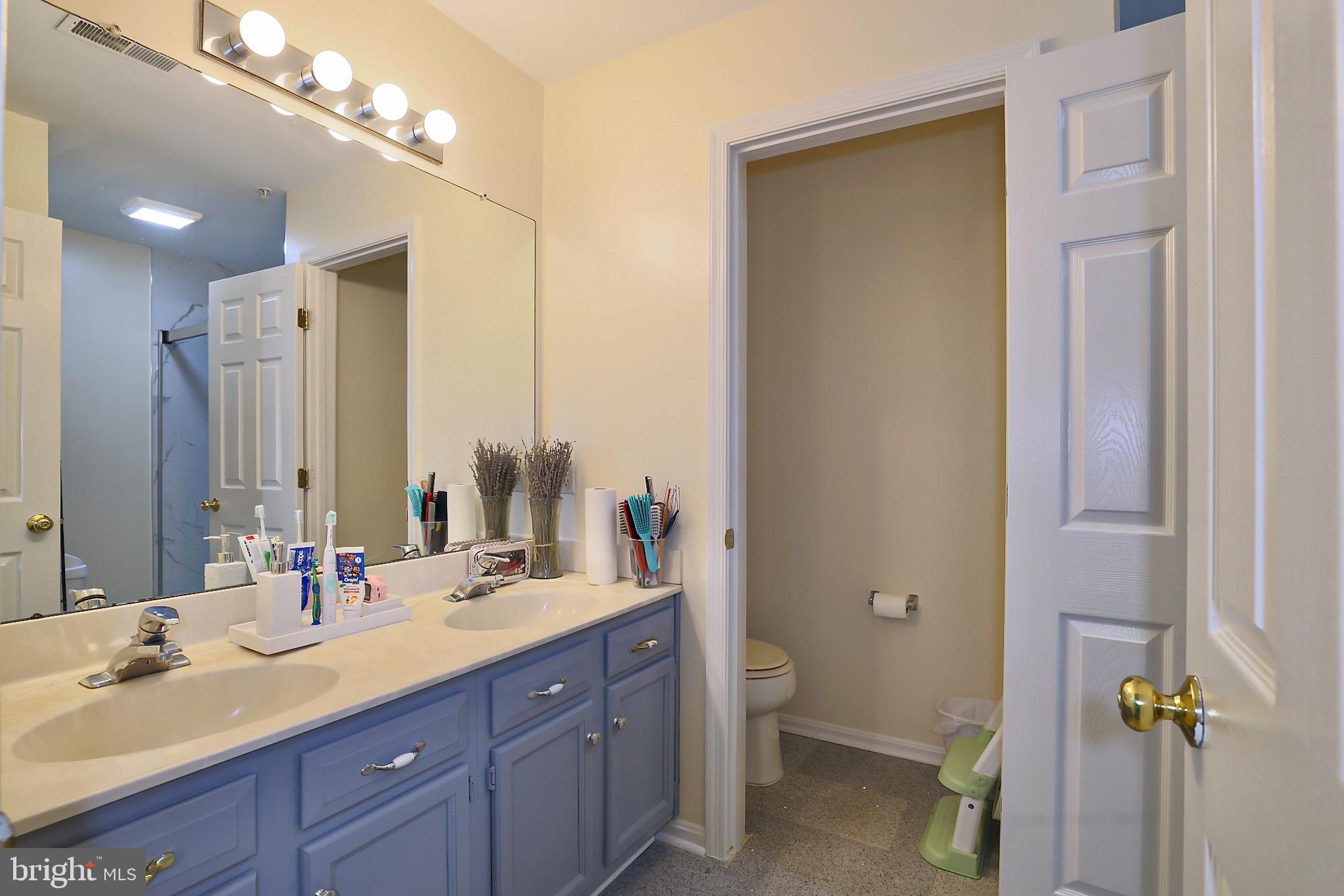 CLOVERLEAF COMMONS - Residential Lease