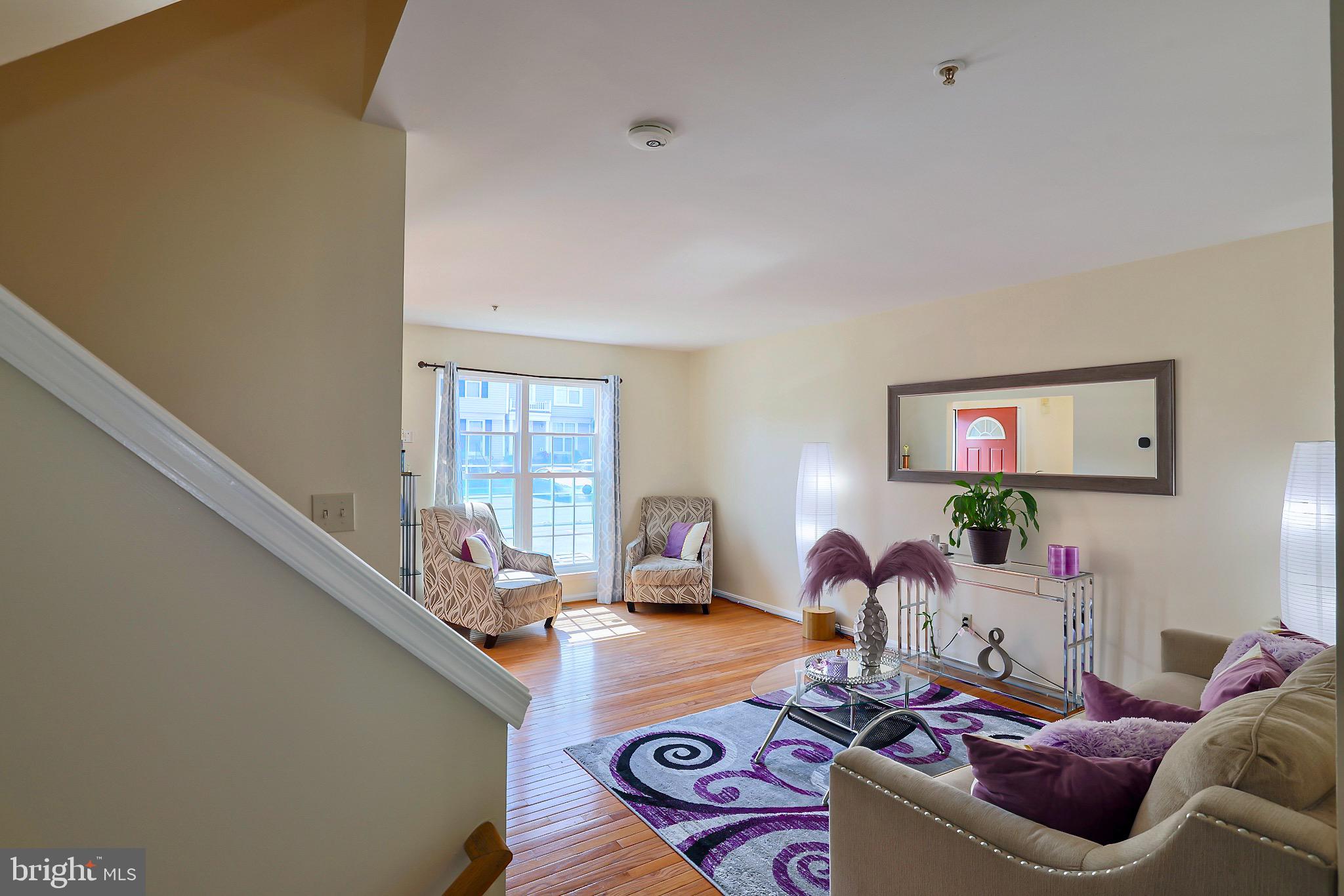 CLOVERLEAF COMMONS - Residential Lease