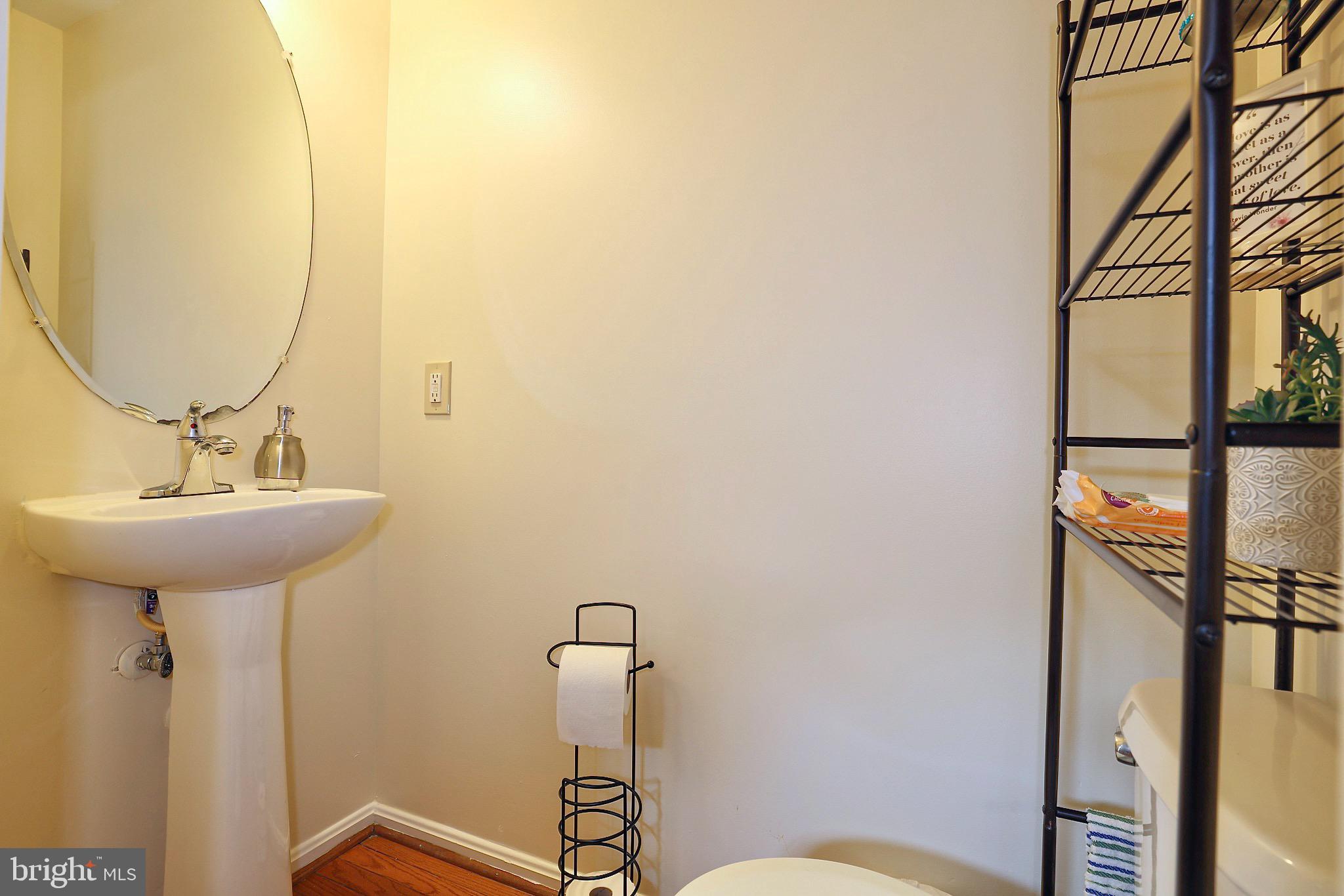 CLOVERLEAF COMMONS - Residential Lease