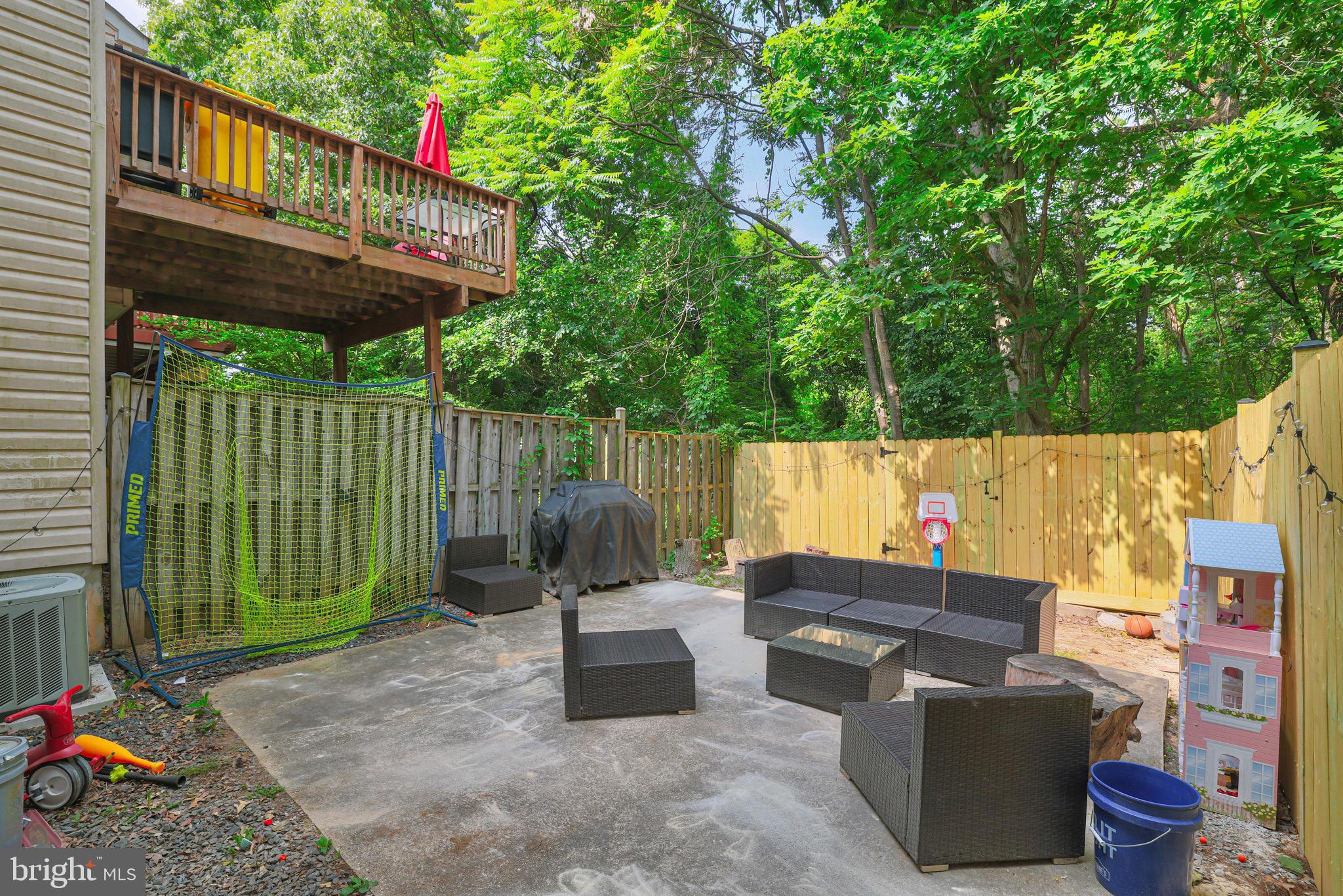 CLOVERLEAF COMMONS - Residential Lease