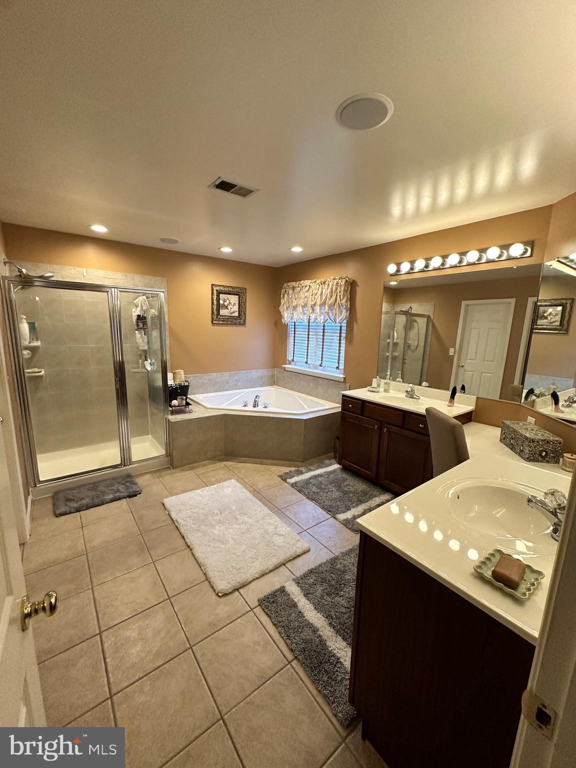 SEVERN - Residential