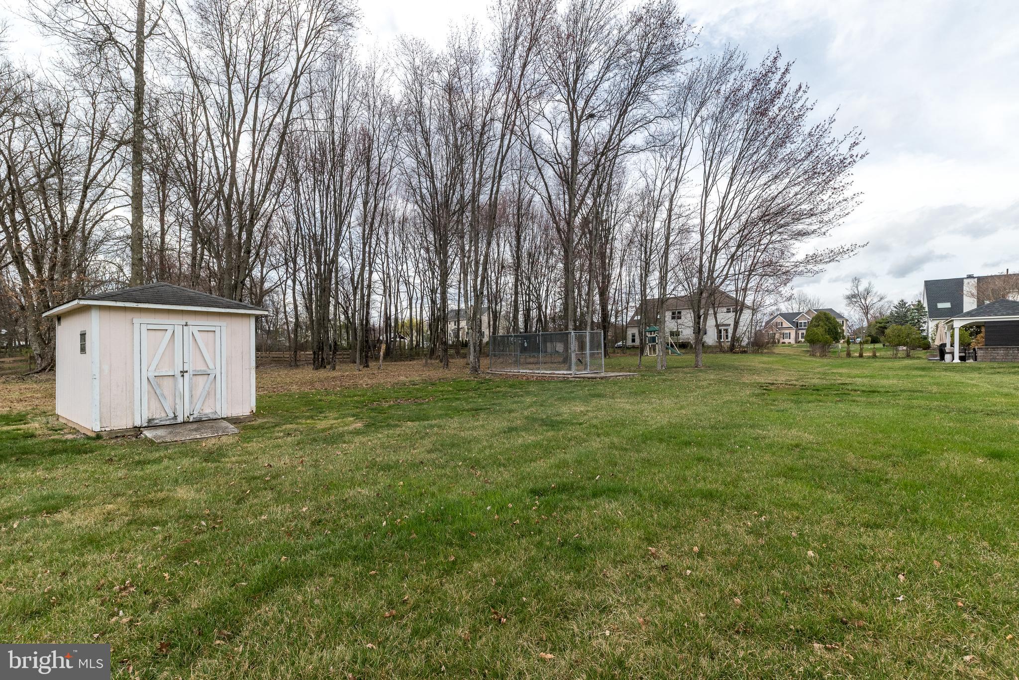 MONTGOMERY HOLLOW - Residential