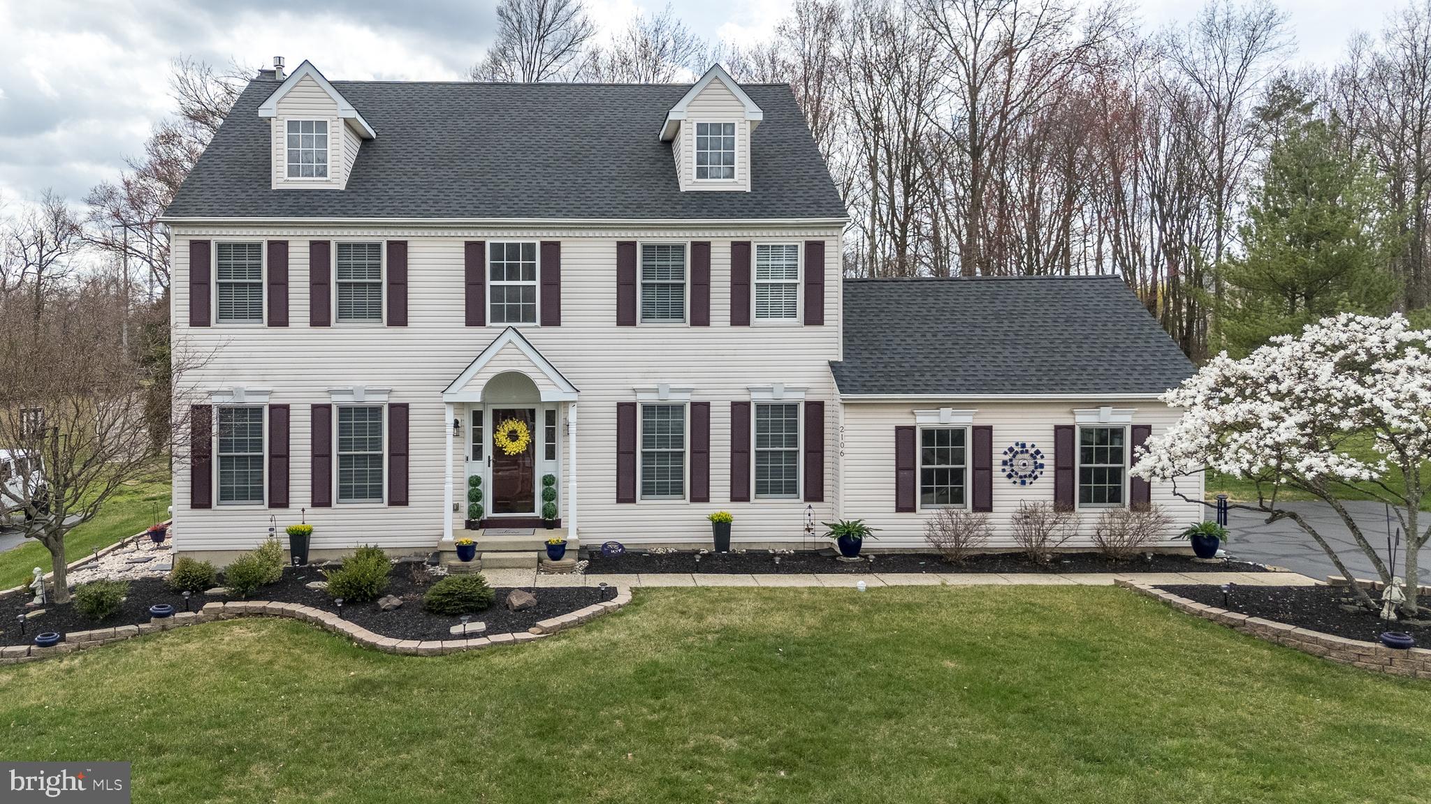 MONTGOMERY HOLLOW - Residential