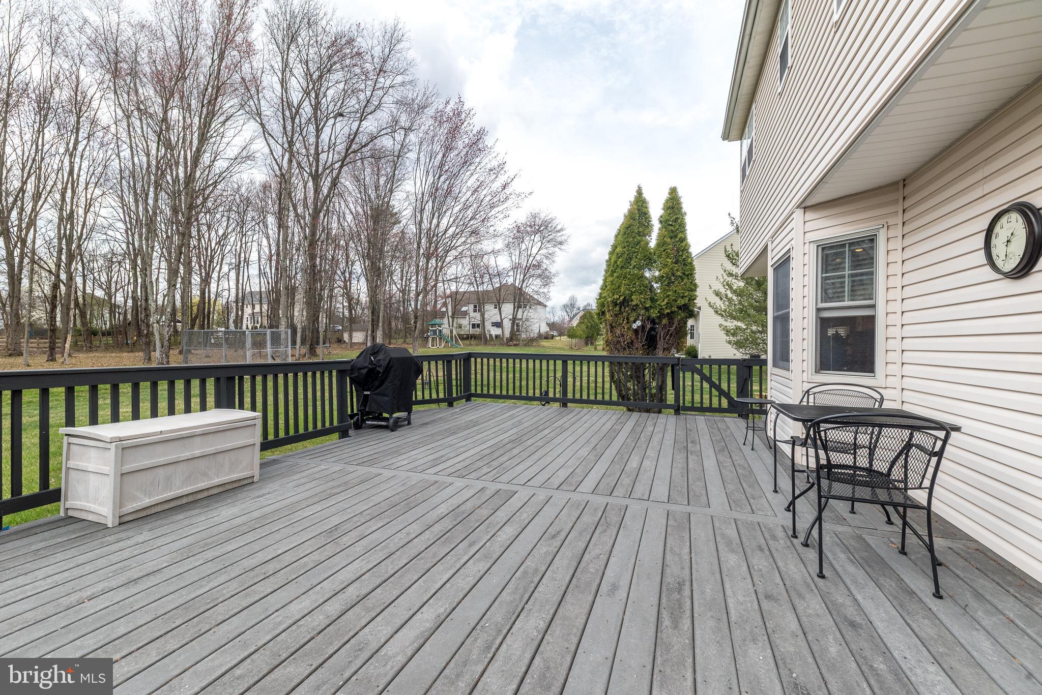 MONTGOMERY HOLLOW - Residential