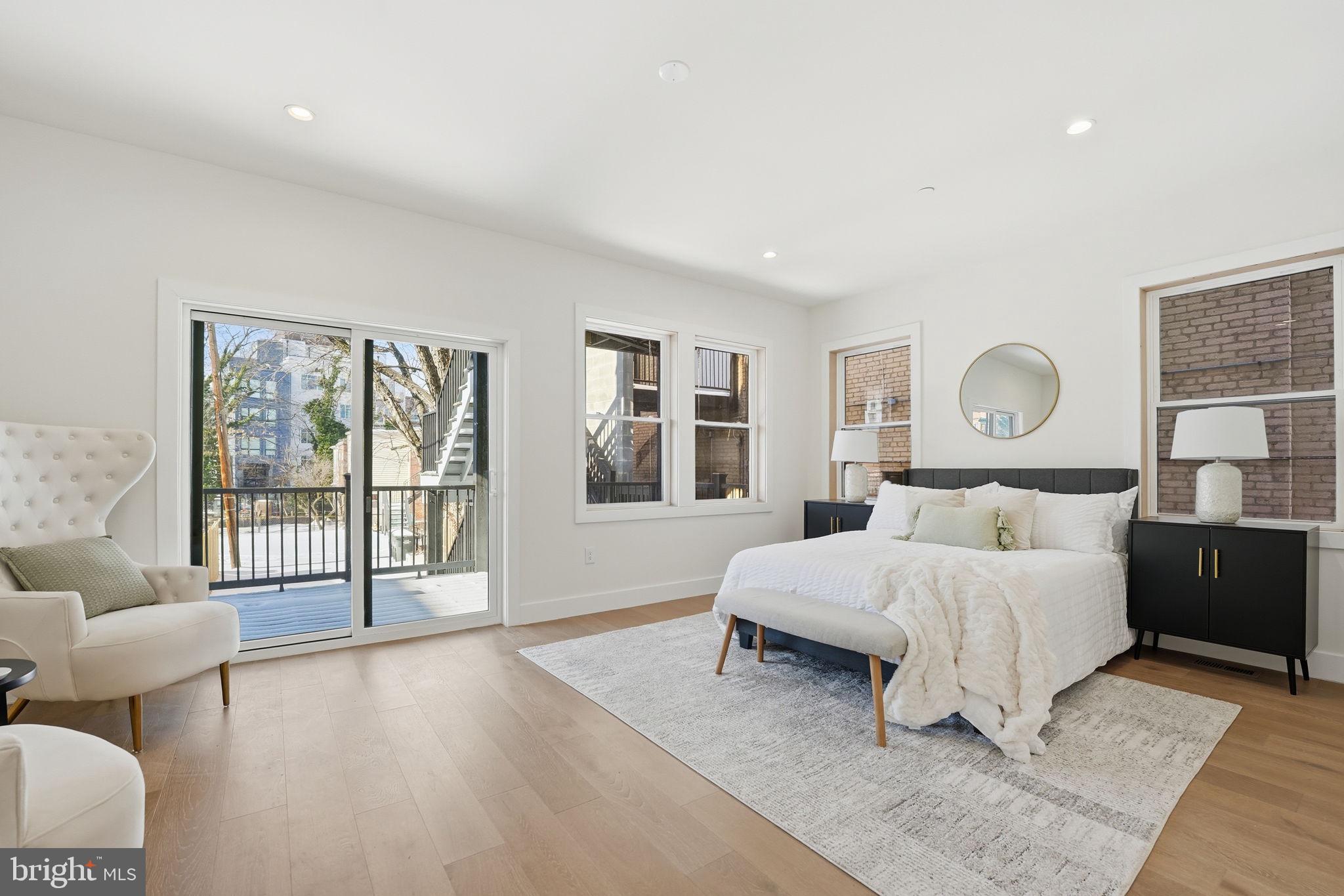 3916 8TH STREET NW B