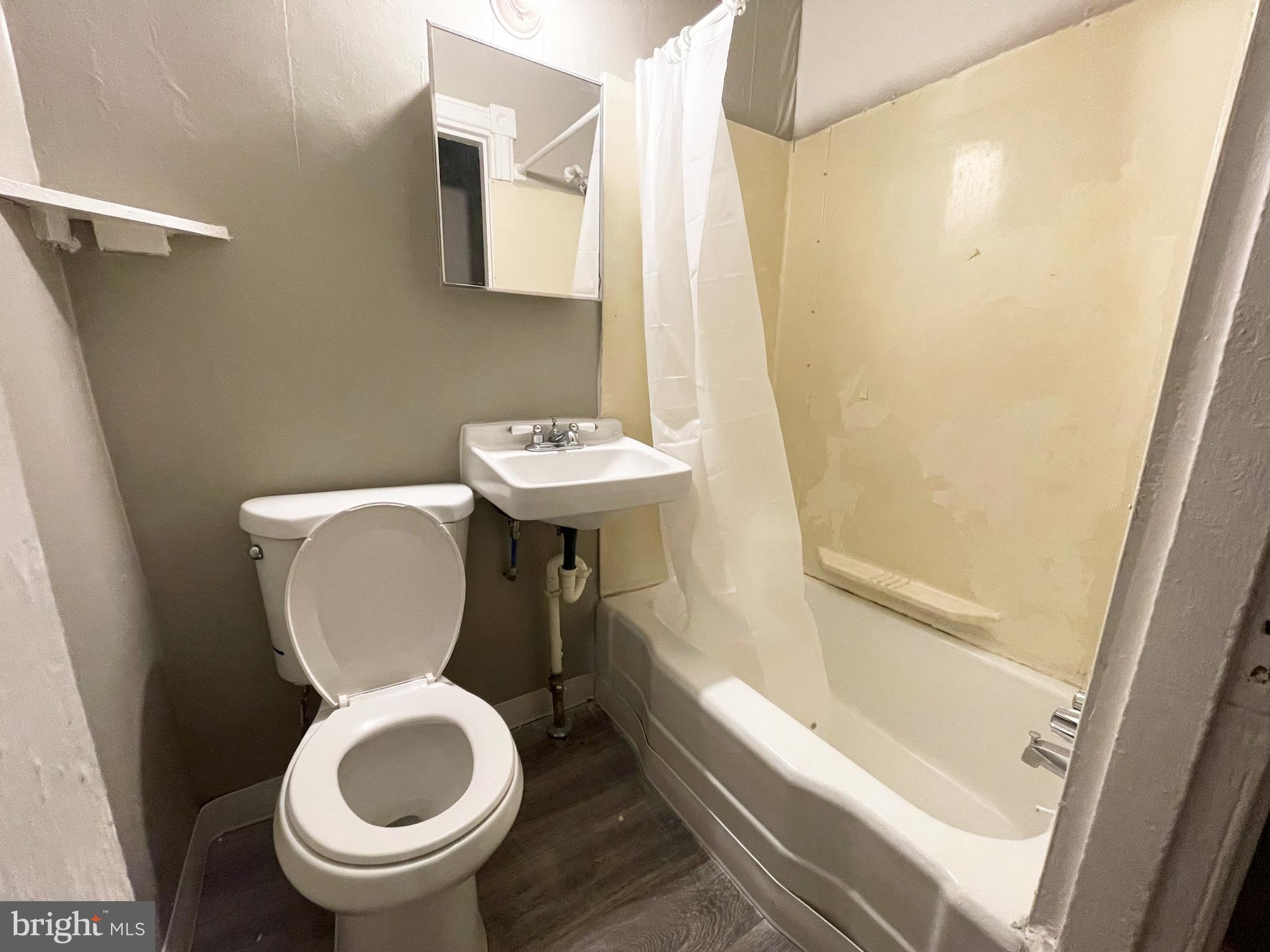 FRANKFORD - Residential Lease