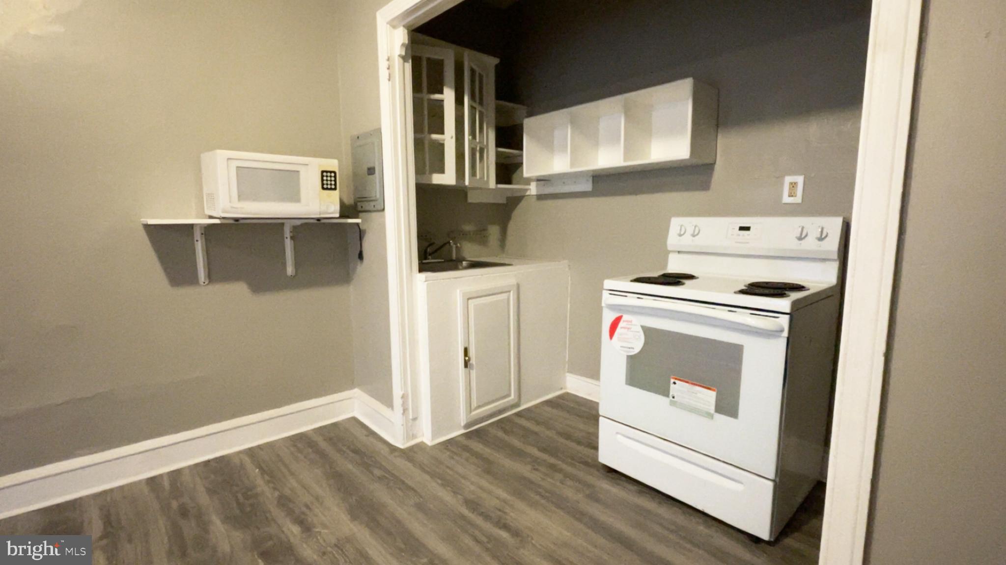 FRANKFORD - Residential Lease