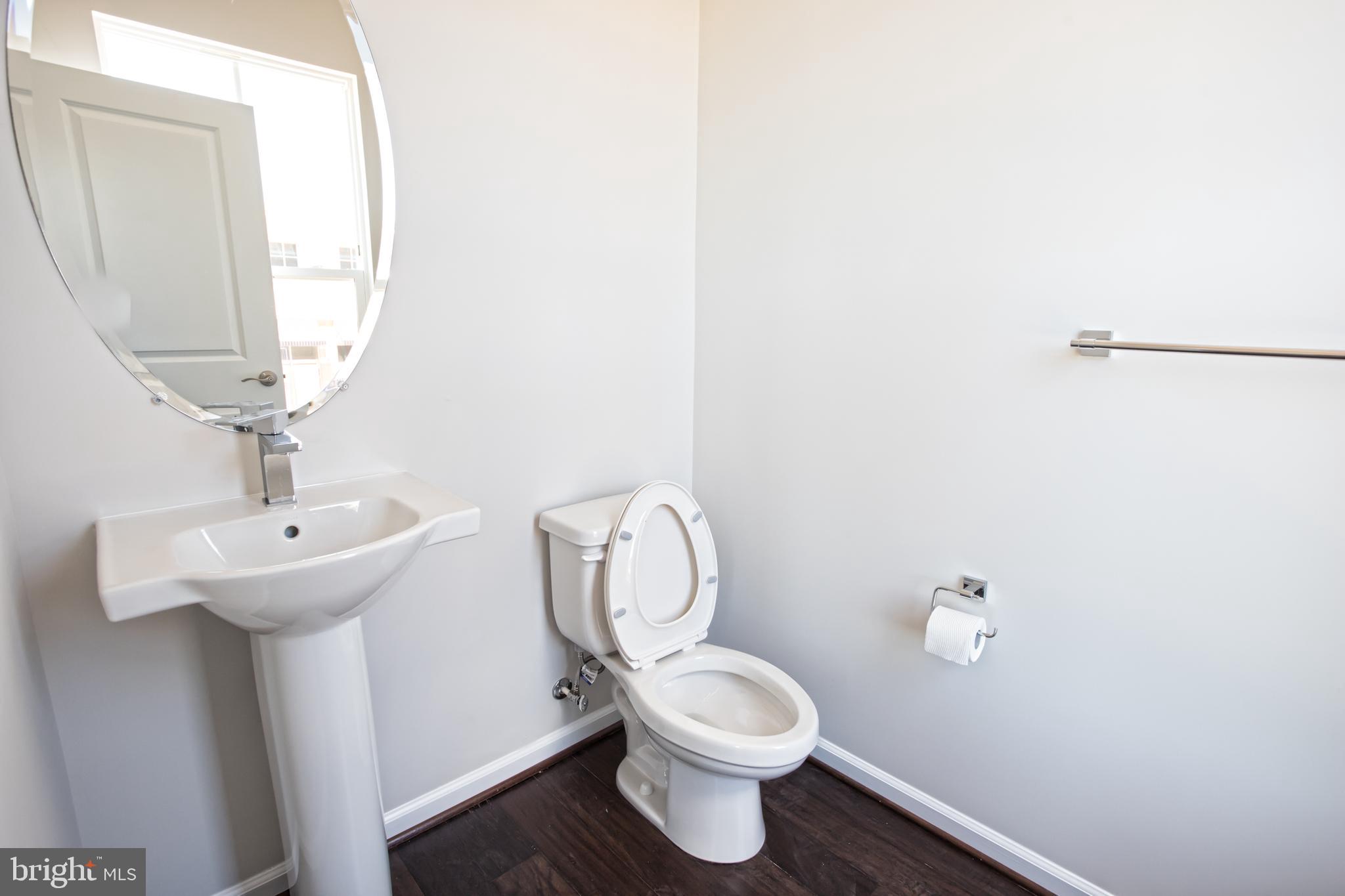 HASTINGS MARKETPLACE - Residential Lease