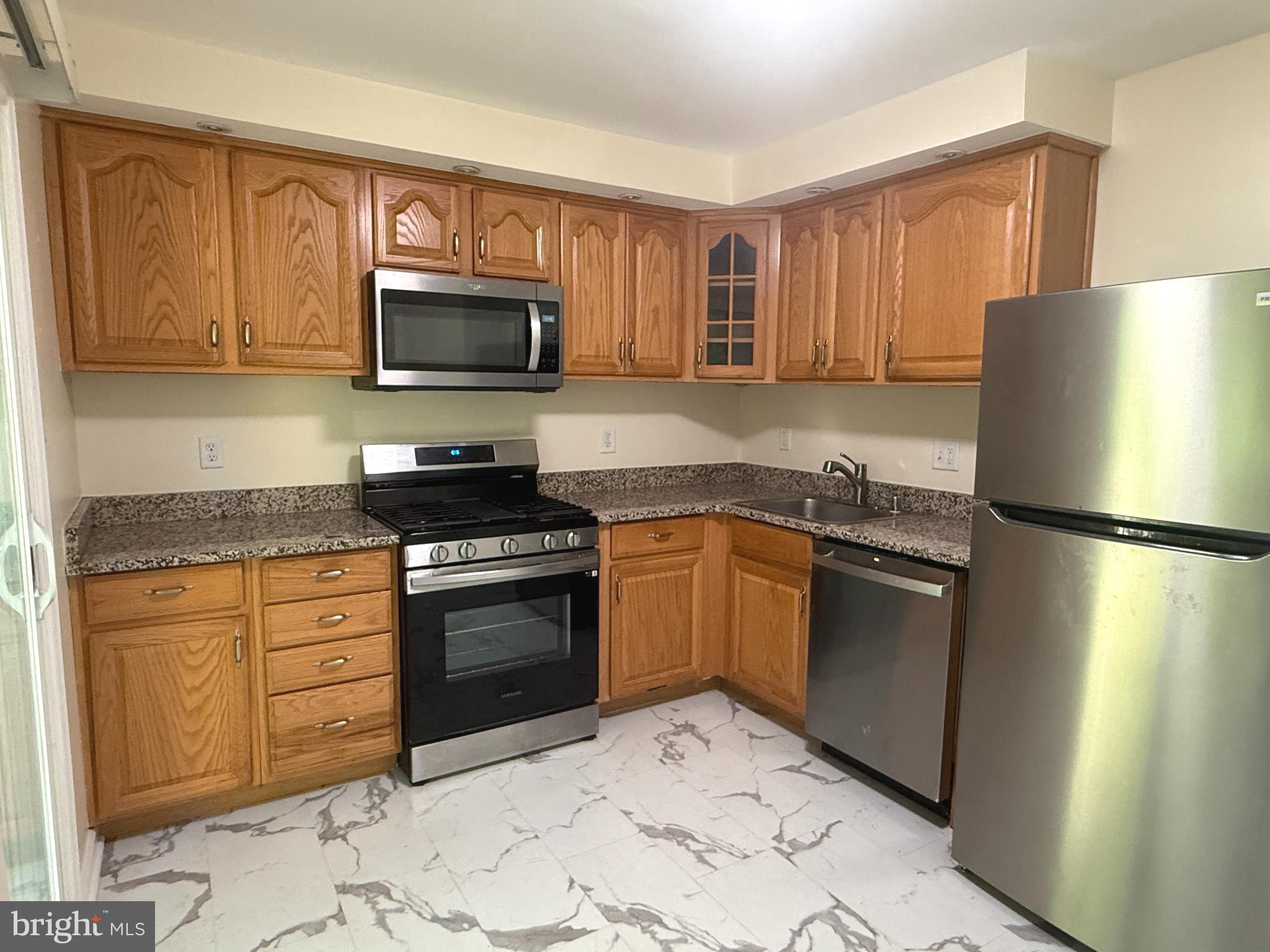 GREENBERRY WOODS - Residential Lease