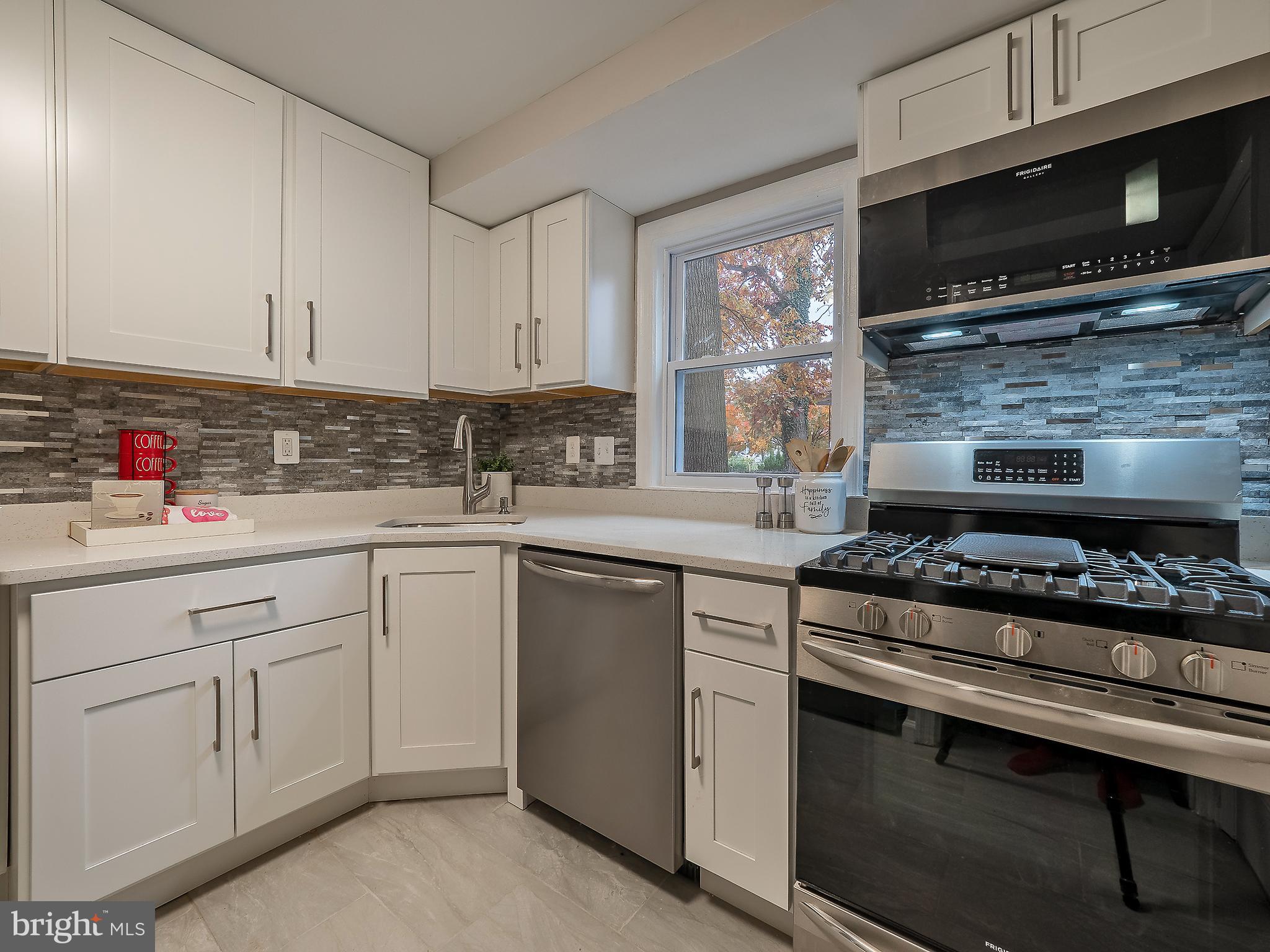 LANDOVER HILLS - Residential