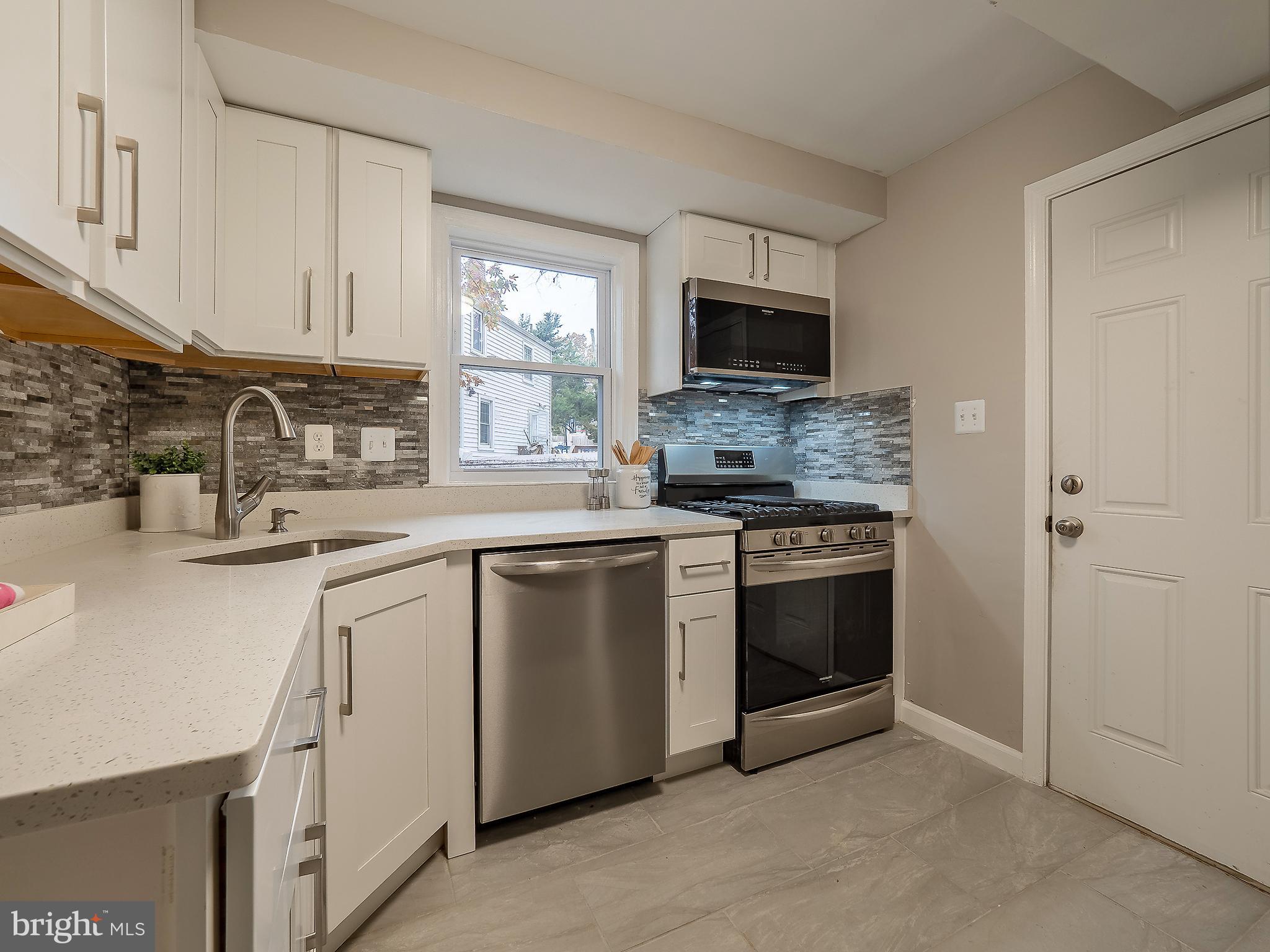 LANDOVER HILLS - Residential