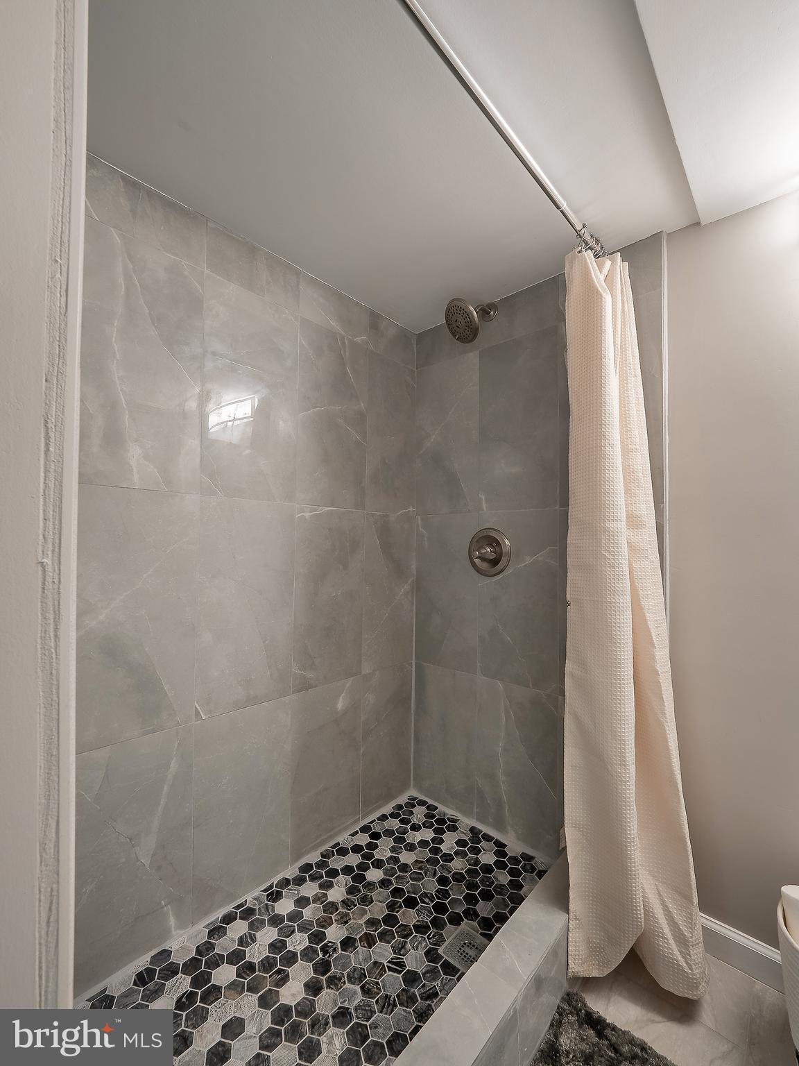 LANDOVER HILLS - Residential