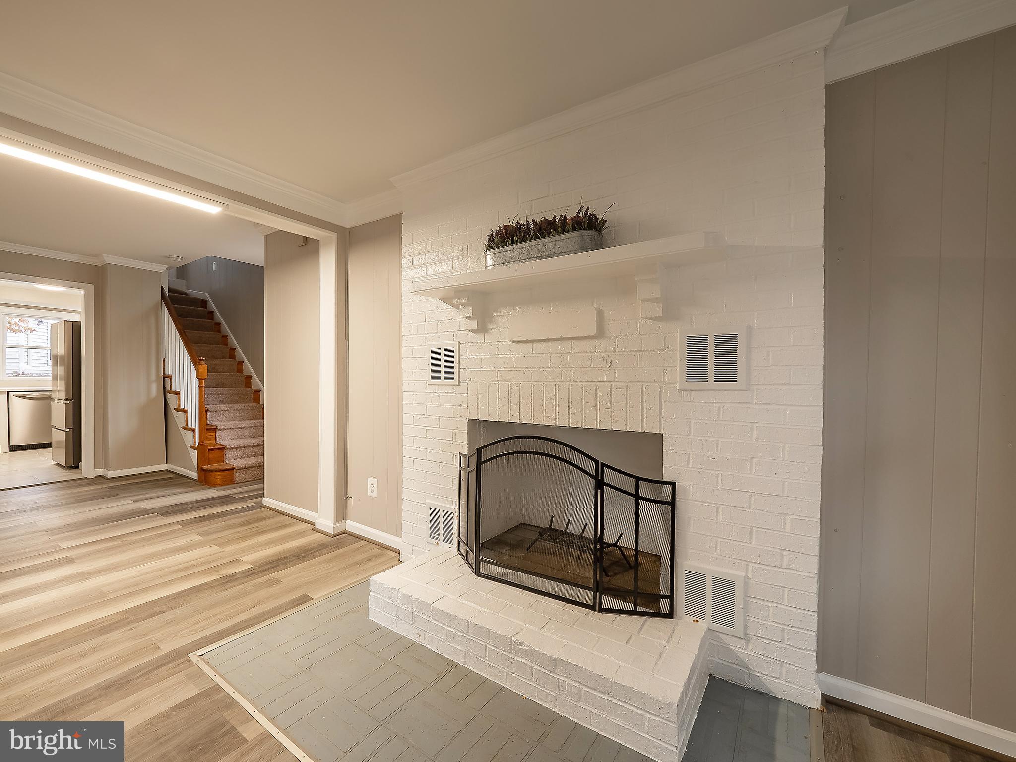 LANDOVER HILLS - Residential