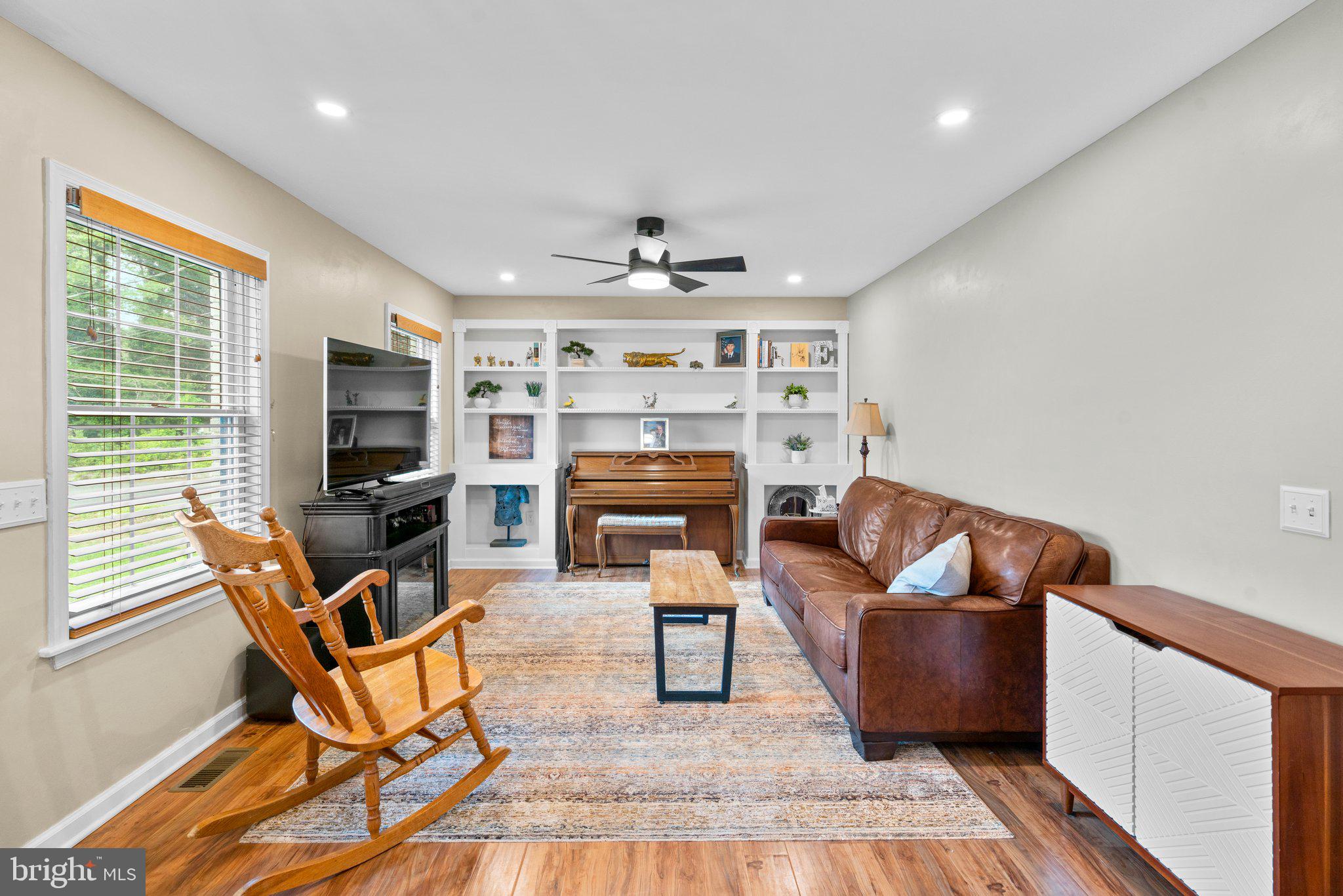 HOMELANDS - Residential