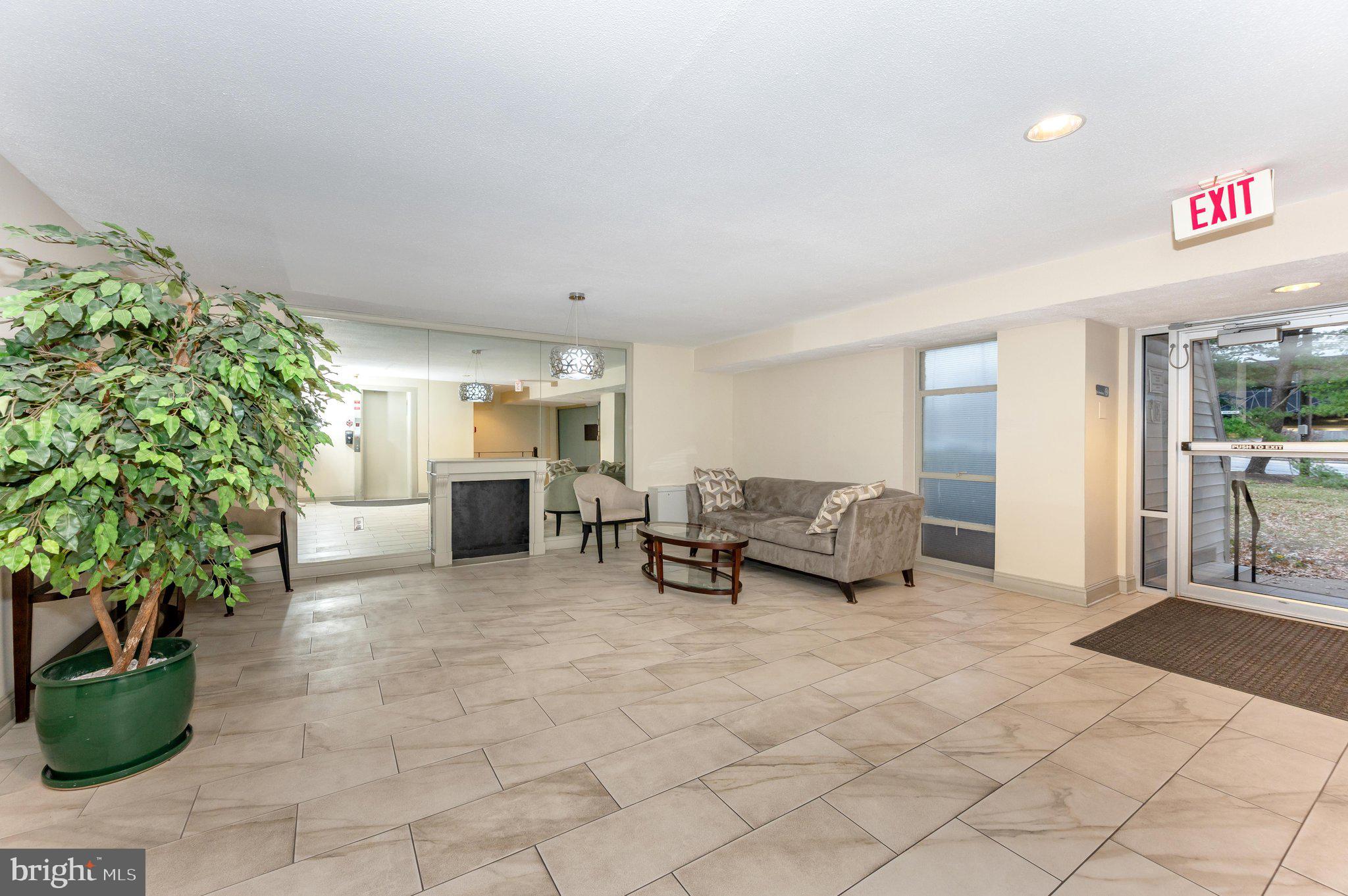 10300 WESTLAKE DRIVE P67