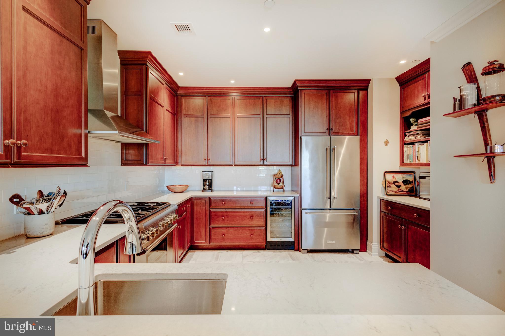 CHESTNUT HILL - Residential