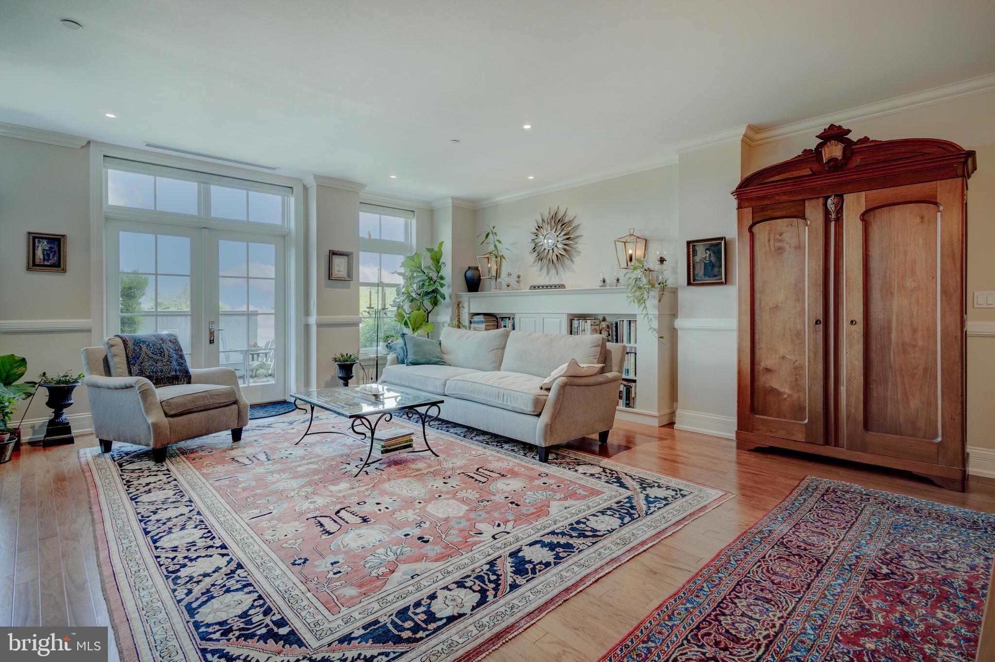 CHESTNUT HILL - Residential