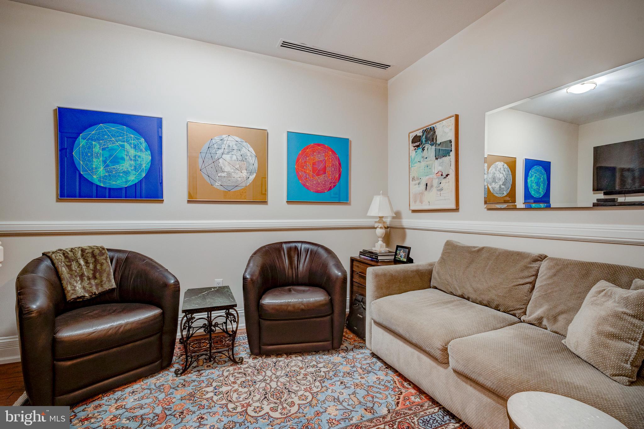 CHESTNUT HILL - Residential