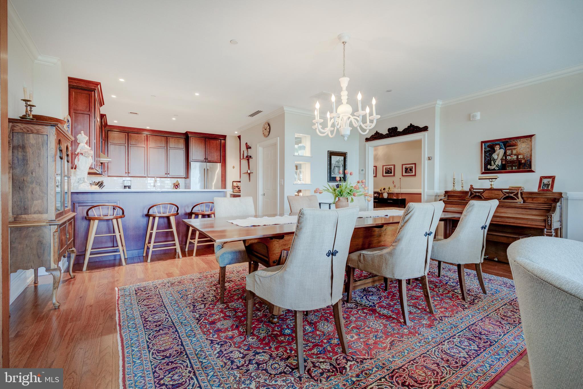 CHESTNUT HILL - Residential