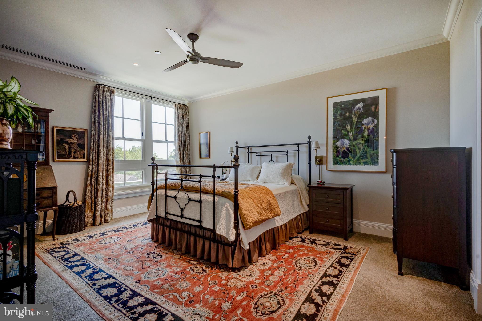 CHESTNUT HILL - Residential