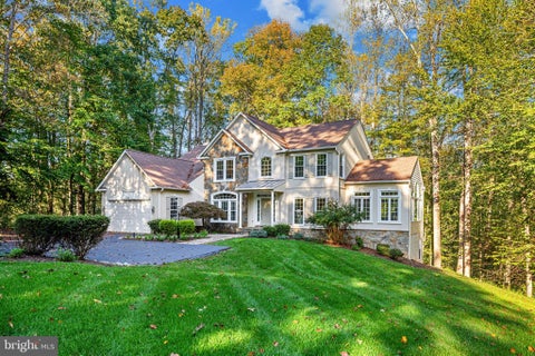 Photo of 11509 Summit Ridge Court, MANASSAS, VA 20112 (MLS # VAPW2132398)