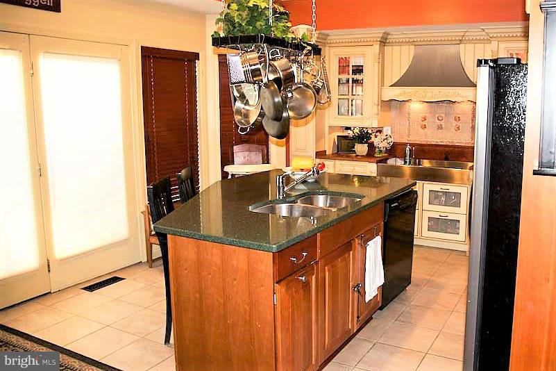 KINGSTOWNE - Residential