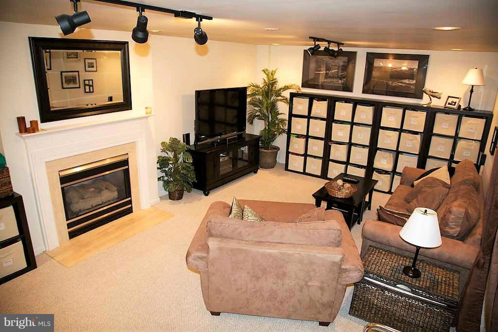 KINGSTOWNE - Residential