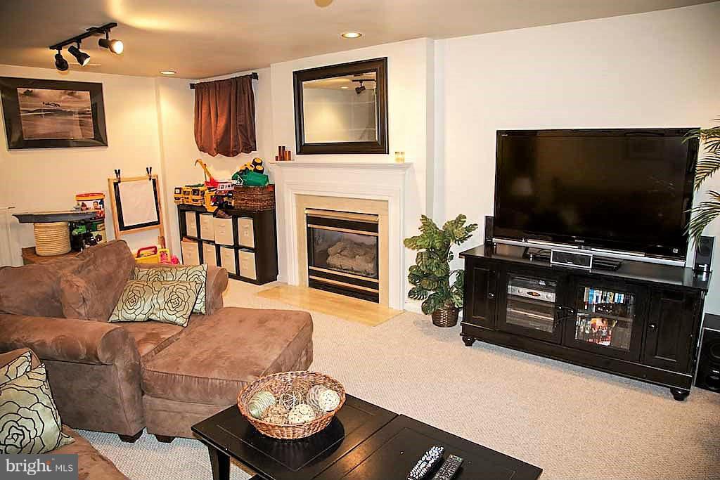 KINGSTOWNE - Residential