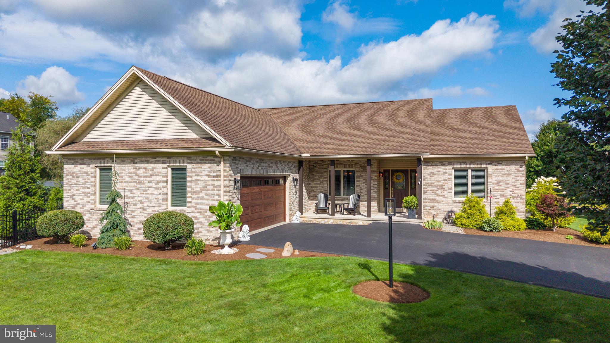 2334 MAGNOLIA CIRCLE