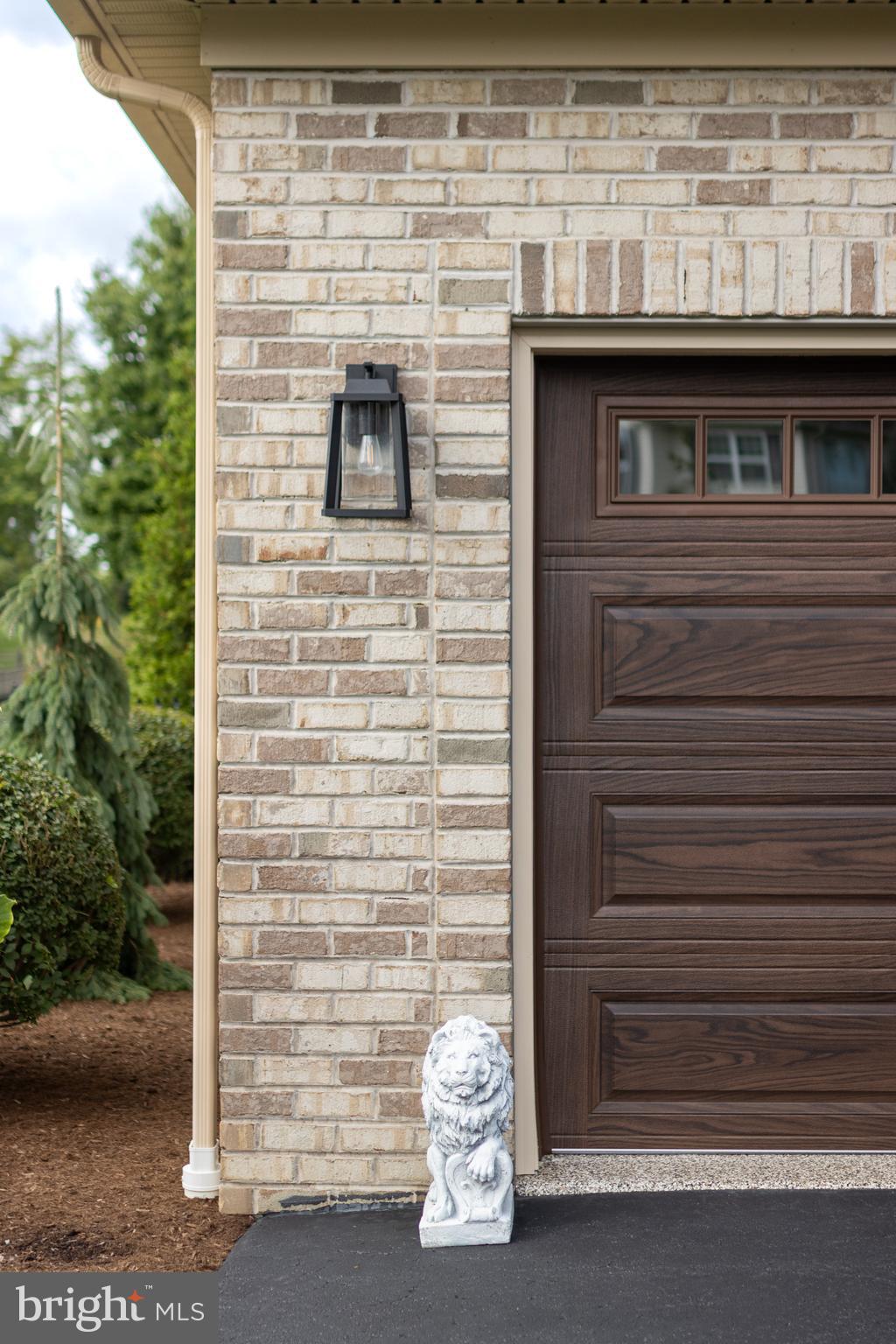 2334 MAGNOLIA CIRCLE