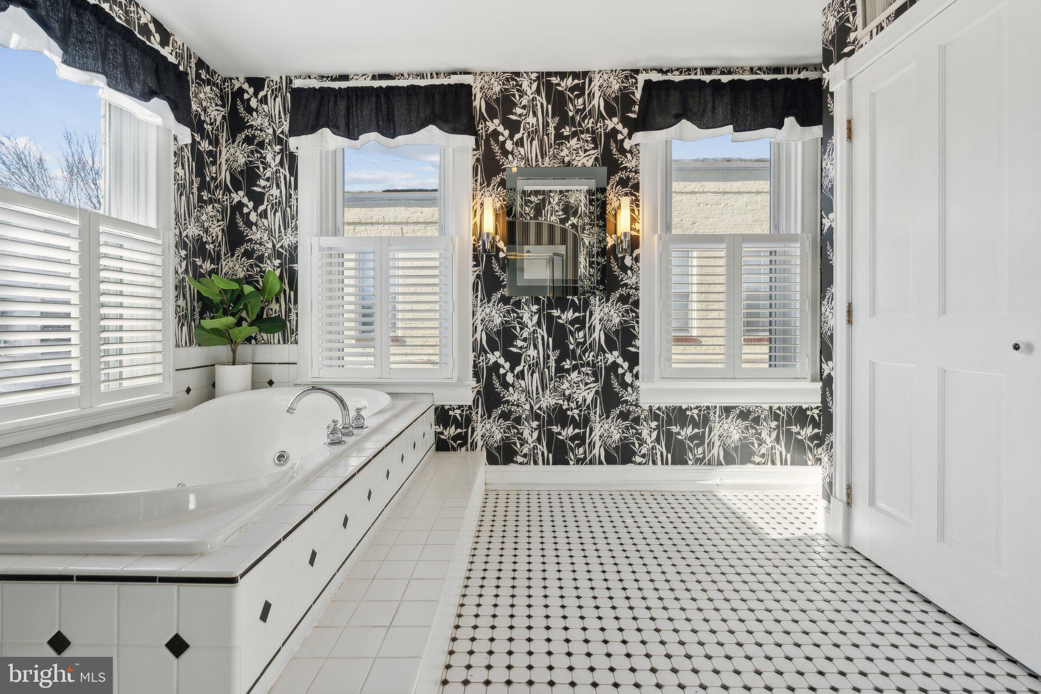 HIGHLANDTOWN - Residential