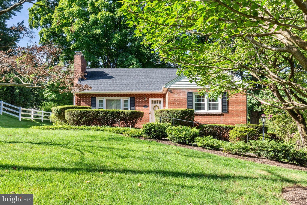 Photo of 111 Smith Avenue, WESTMINSTER, MD 21157 (MLS # MDCR2036542)