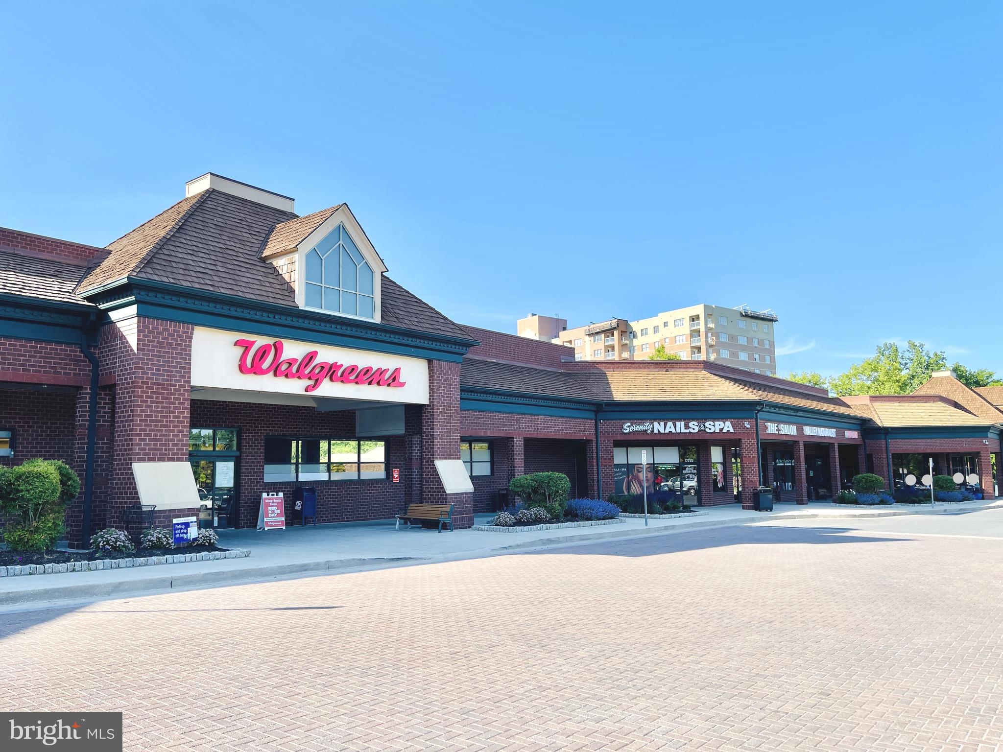 MAYS CHAPEL VILLAGE - Residential