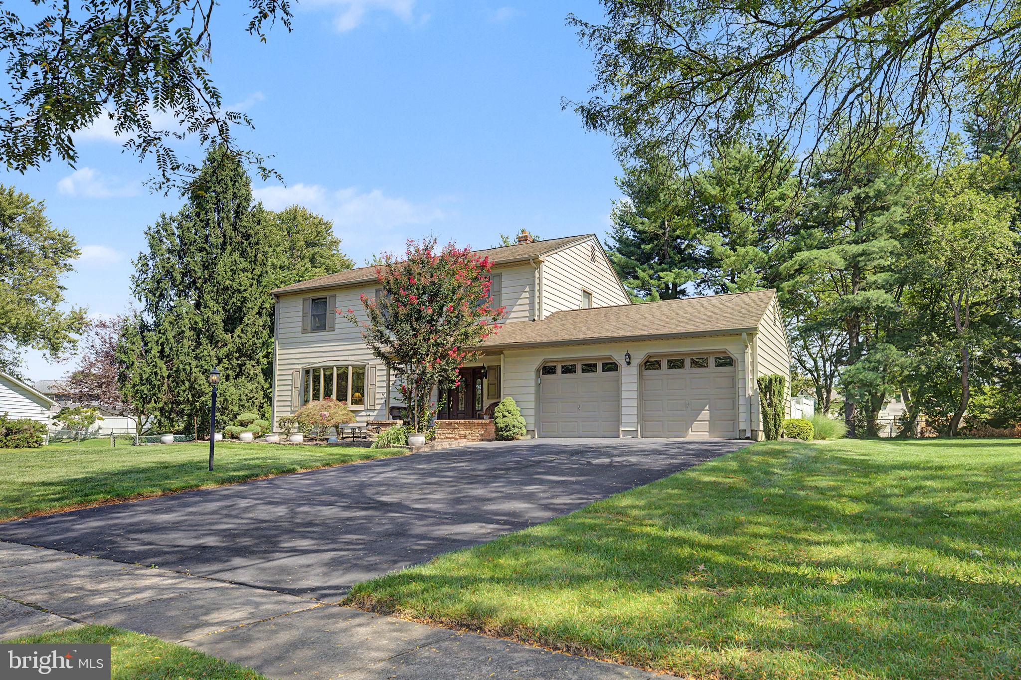 27 CRESTWOOD DRIVE