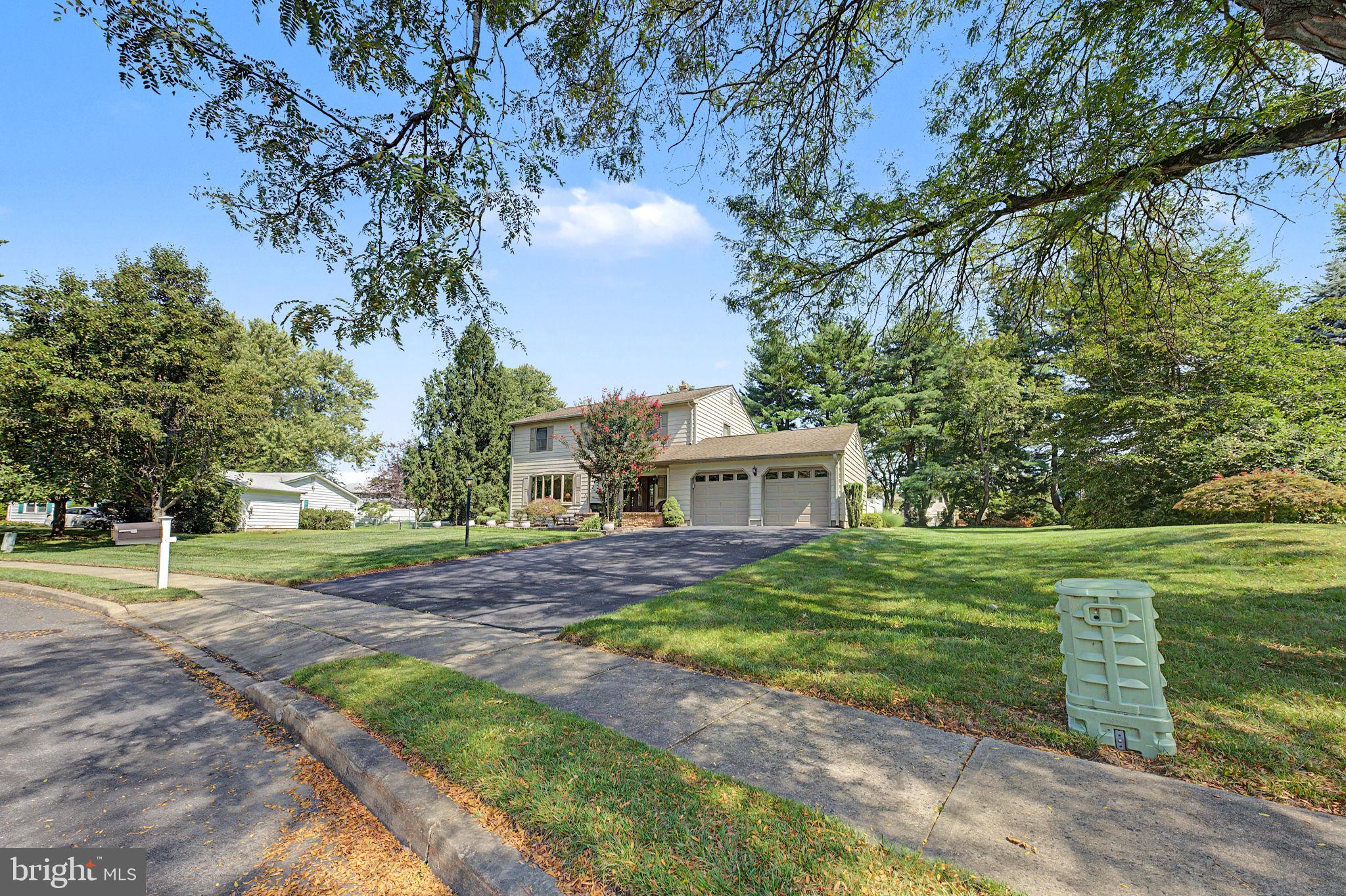 27 CRESTWOOD DRIVE
