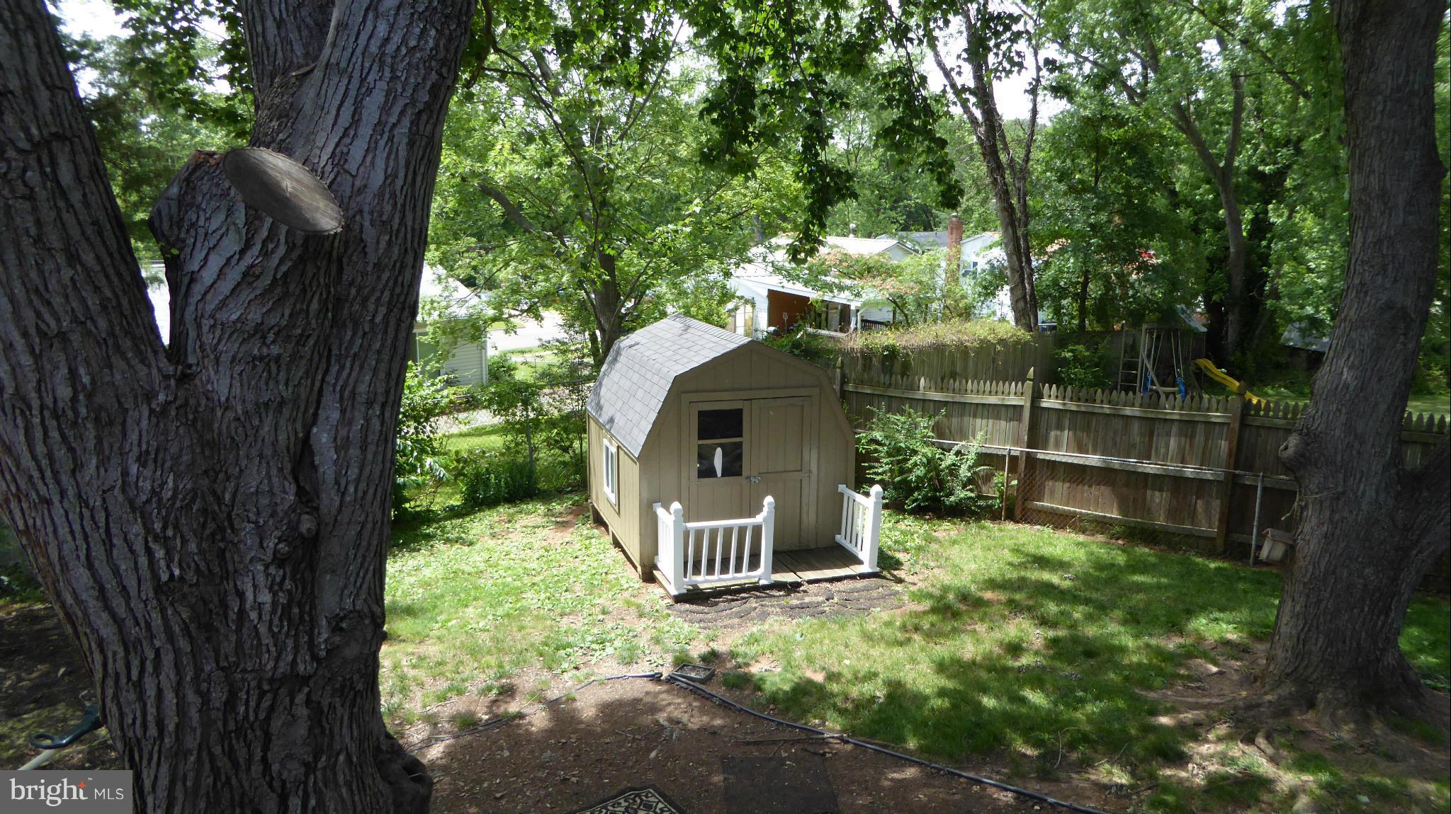 ROSE HILL PARK - Residential Lease