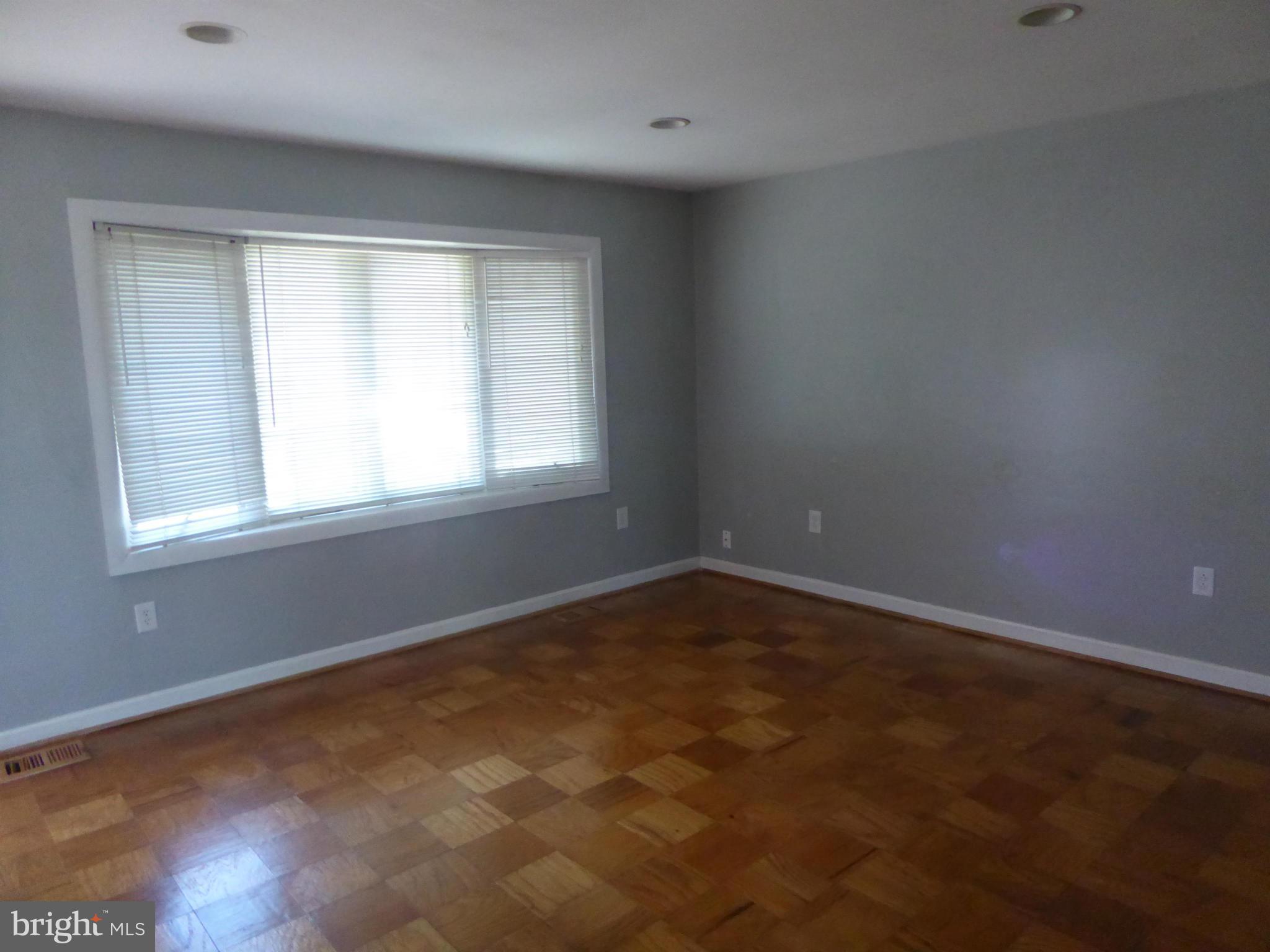 ROSE HILL PARK - Residential Lease