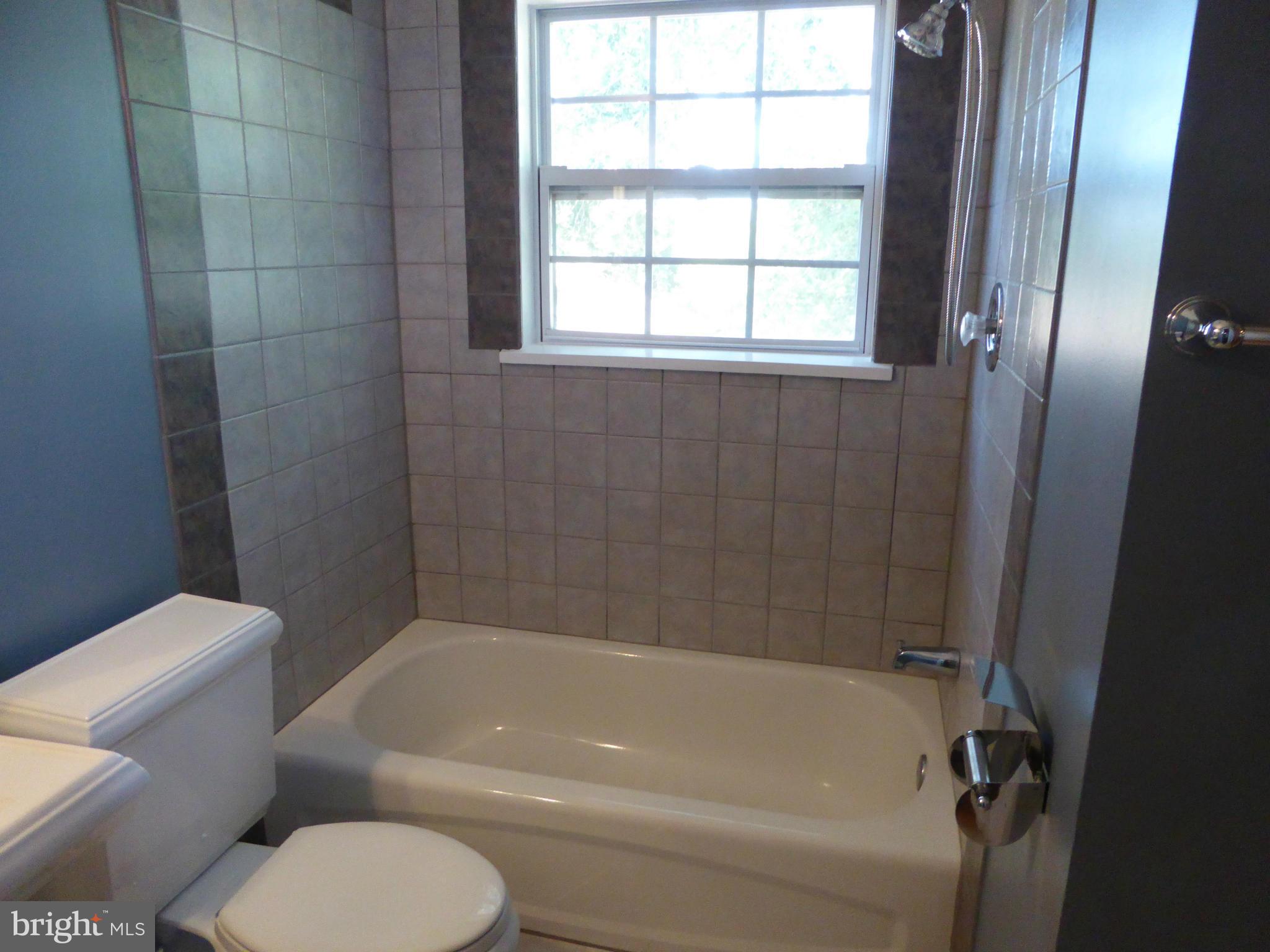 ROSE HILL PARK - Residential Lease