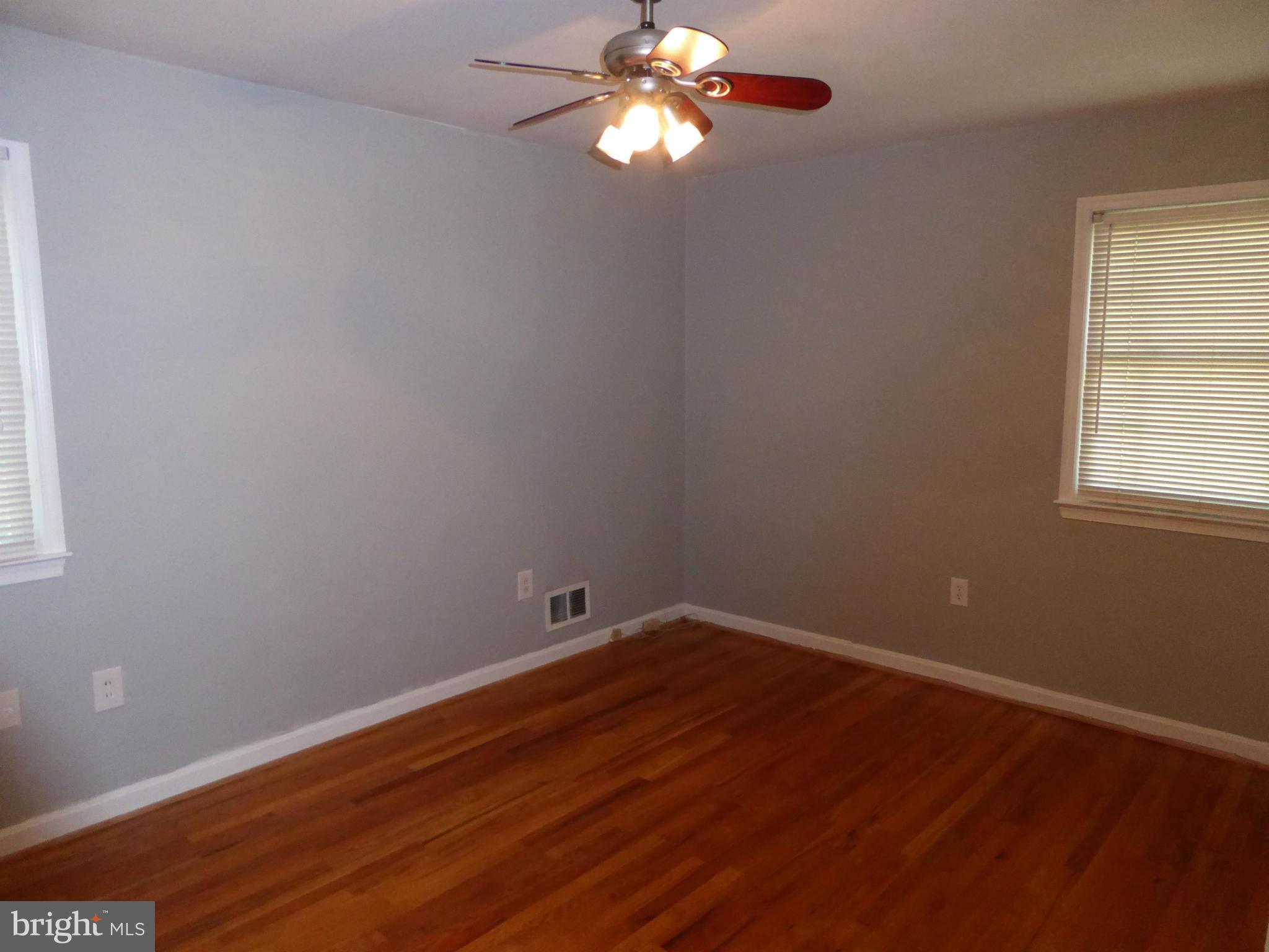 ROSE HILL PARK - Residential Lease