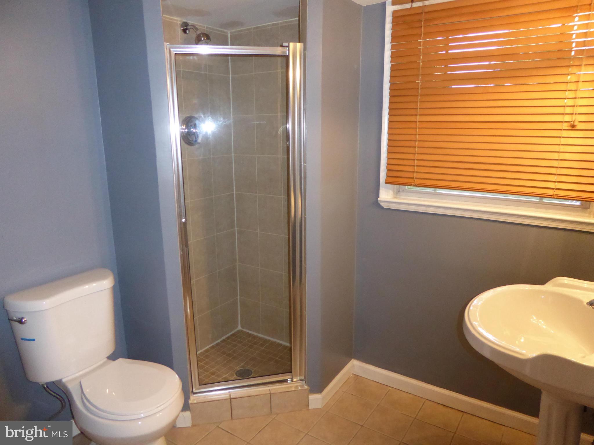 ROSE HILL PARK - Residential Lease