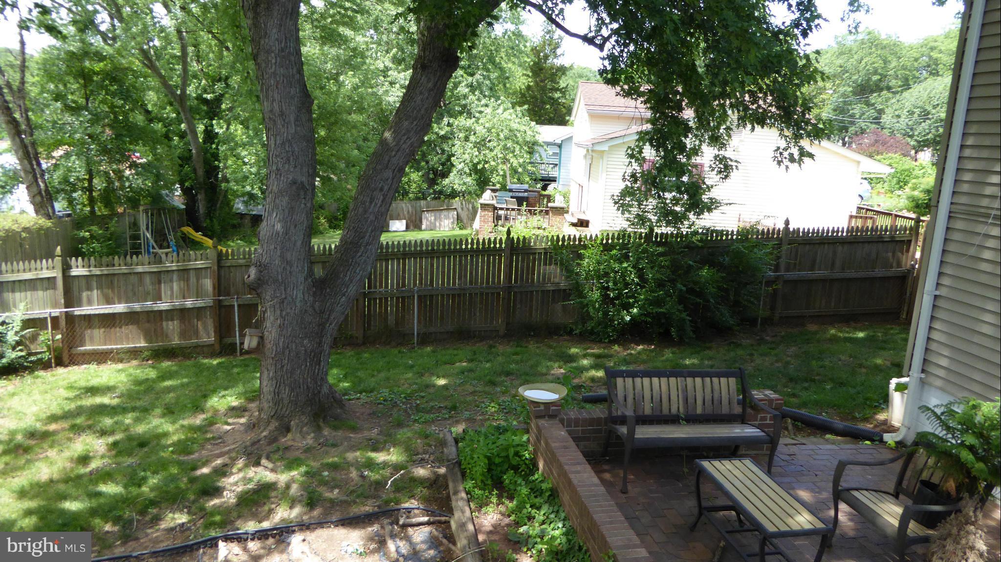 ROSE HILL PARK - Residential Lease