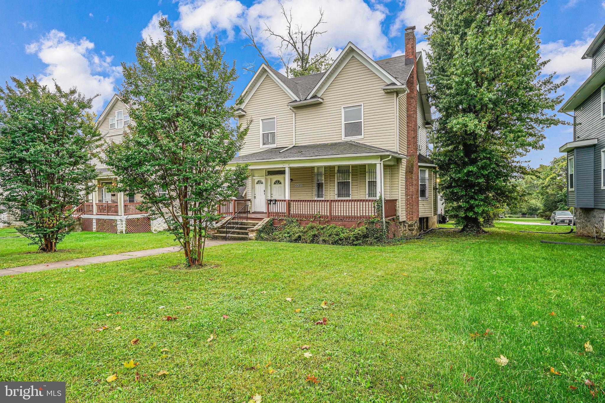 "Revised Price to Reflect Market Opportunity!" Motivated Seller. Don’t miss this INCOME PRODUCING triplex located just steps from local shops, parks, and transportation. Whether you’re a first-time investor or looking to live in one unit and rent out the others, this property offers the ideal setup. UNIT 1: --2 bedrooms, 1 bath, fireplace, and new stove. Rent potential at $1,500/month.---UNIT 2:-- 2 bedrooms, 1 bath, and kitchen with new stove. Rented at $1,400/month.--- UNIT 3: 1 bedroom, 1 bath. Rented at $900/month.
ALL units have private entrances, and exit to private deck areas, separate electric meters, recessed lighting, and new ceiling fans. They have also been refreshed with fresh paint. Shared laundry facilities with a new washer and dryer in the common basement add extra convenience. All appliances included.
Whether you’re looking to build your rental portfolio or offset your mortgage with rental income, this triplex offers flexibility and strong income potential. Reach out for more details!