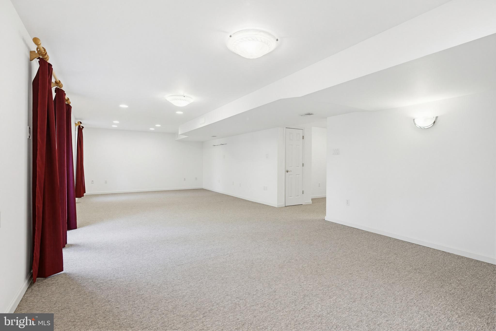 VILLAGE OF RIVER HILL - Residential