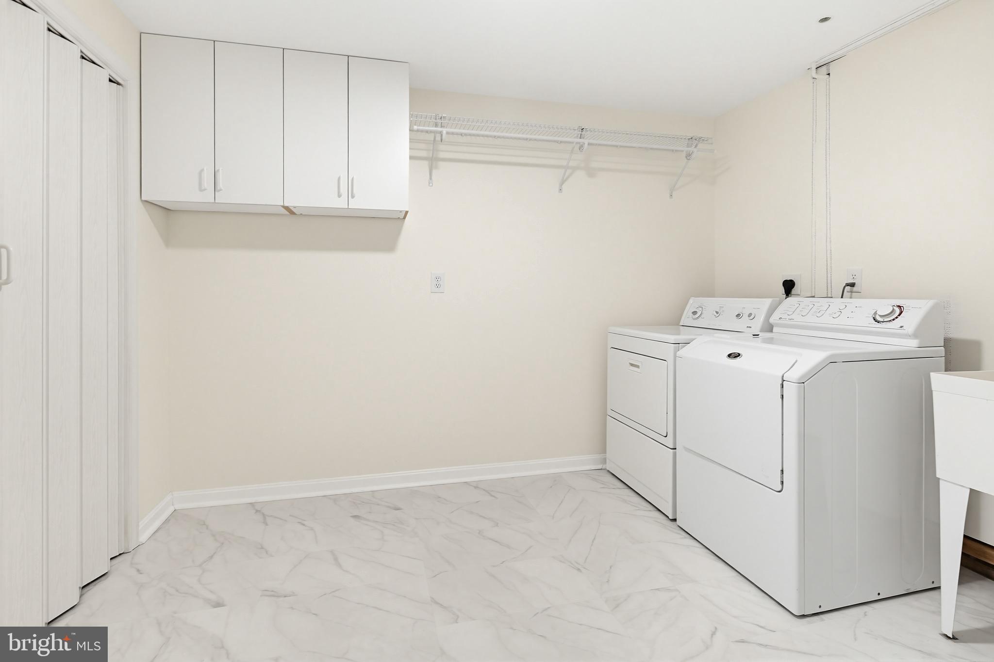 VILLAGE OF RIVER HILL - Residential