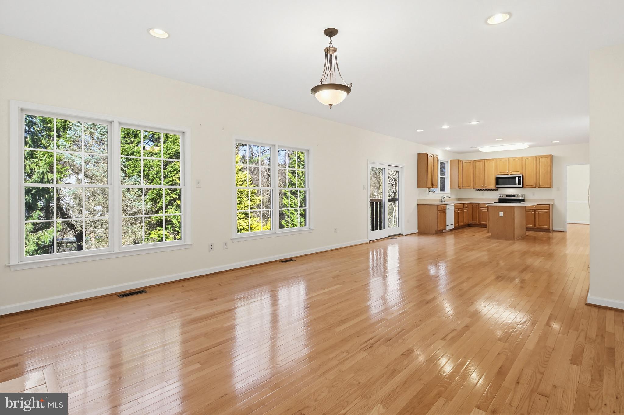 VILLAGE OF RIVER HILL - Residential