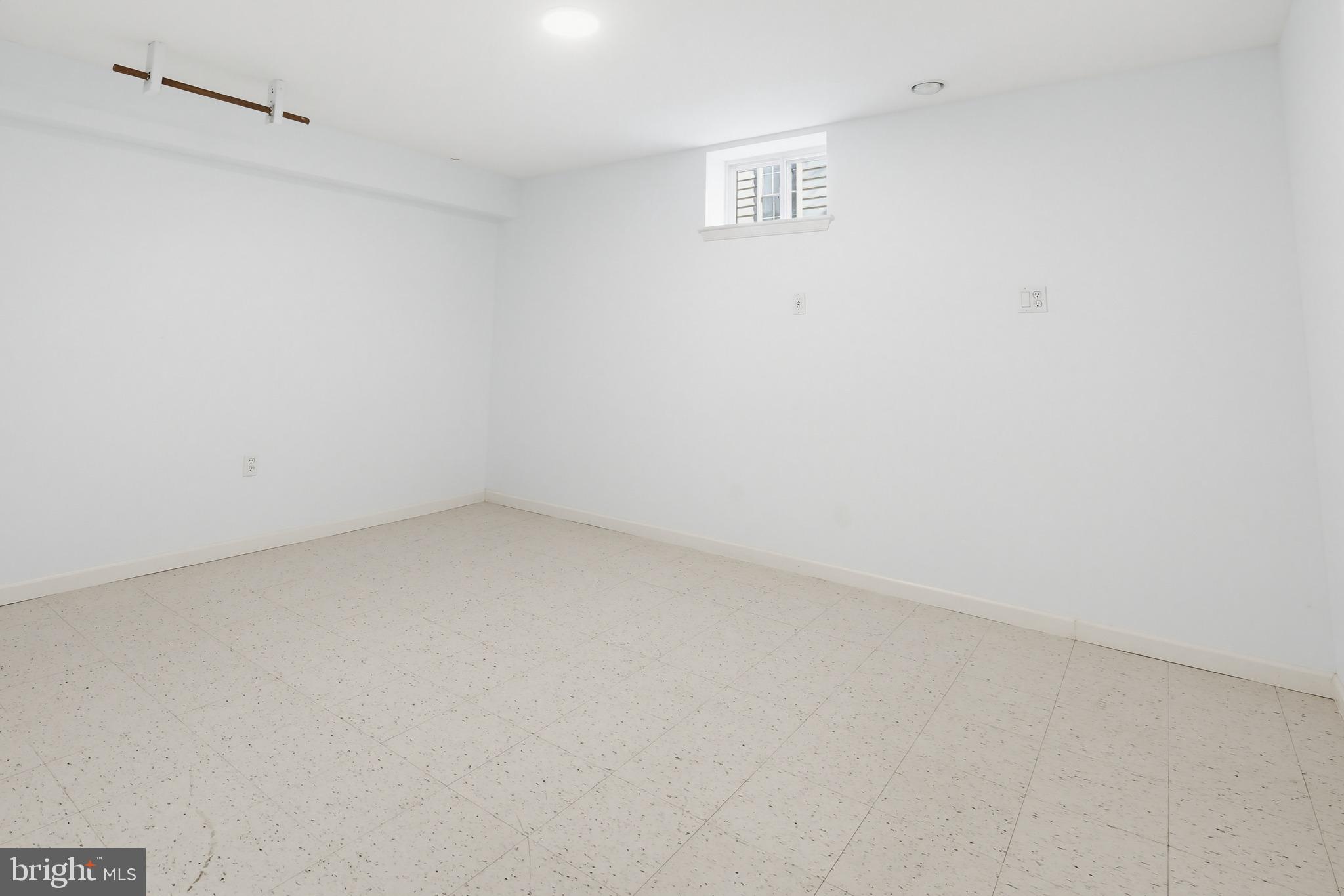 VILLAGE OF RIVER HILL - Residential