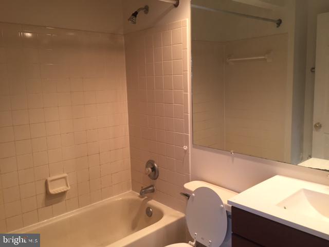 ROLLING BROOK - Residential Lease